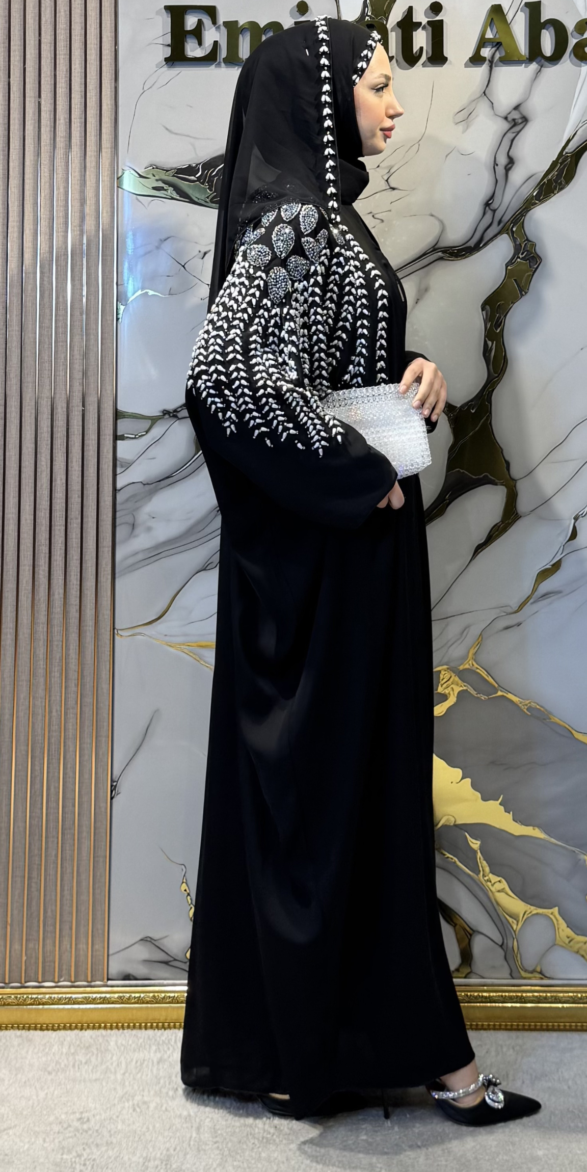 El Yapımı Taşlarla Süslenmiş Siyah Abaya M46 ILEPIK BLACK - Zarif El İşçiliği Model