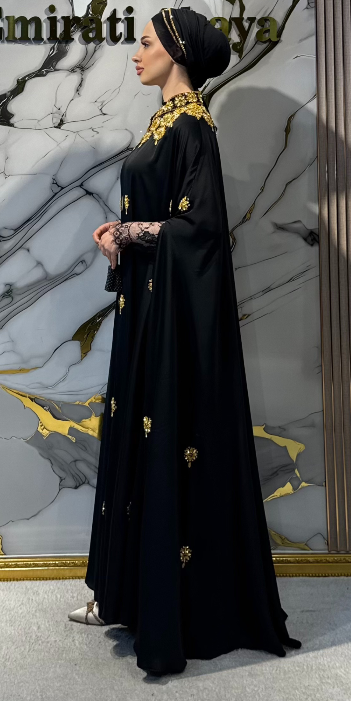 El Yapımı Gold Çiçek Taşlı Siyah Dubai Abaya | EF0011 GSB