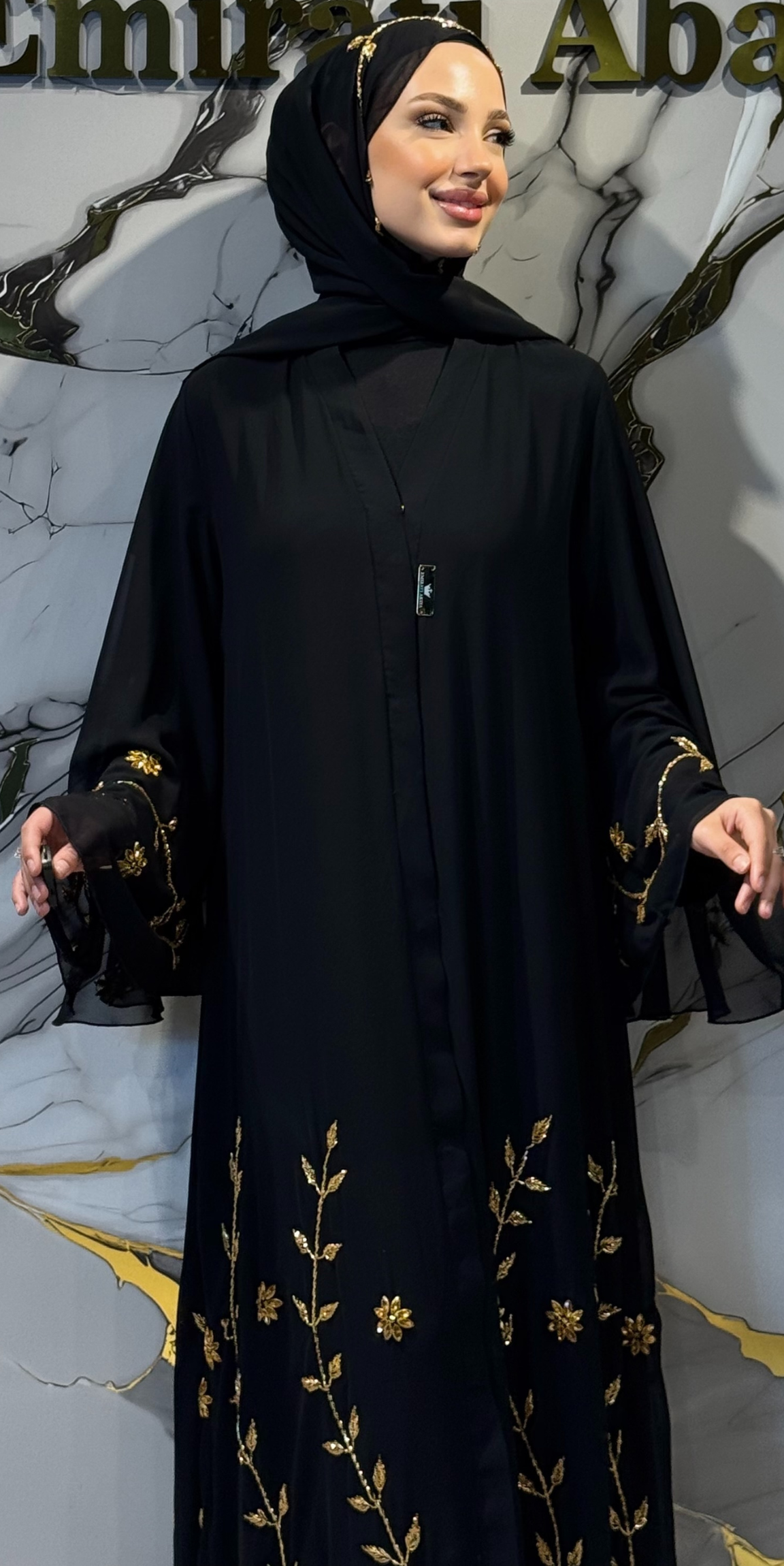 El İşlemeli Altın Çiçek Motifli Siyah Şifon Abaya – Şallı Takım | EF0035 GSB