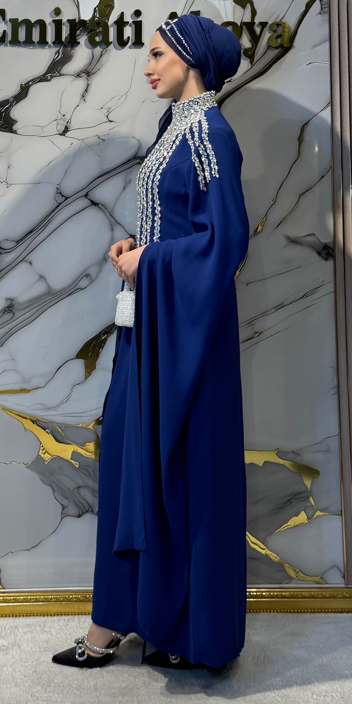 Saks Mavi Dubai Kumaş Boyundan Aşağı El İşçiliği Beyaz Taşlı Abaya | EF0019 WSDL