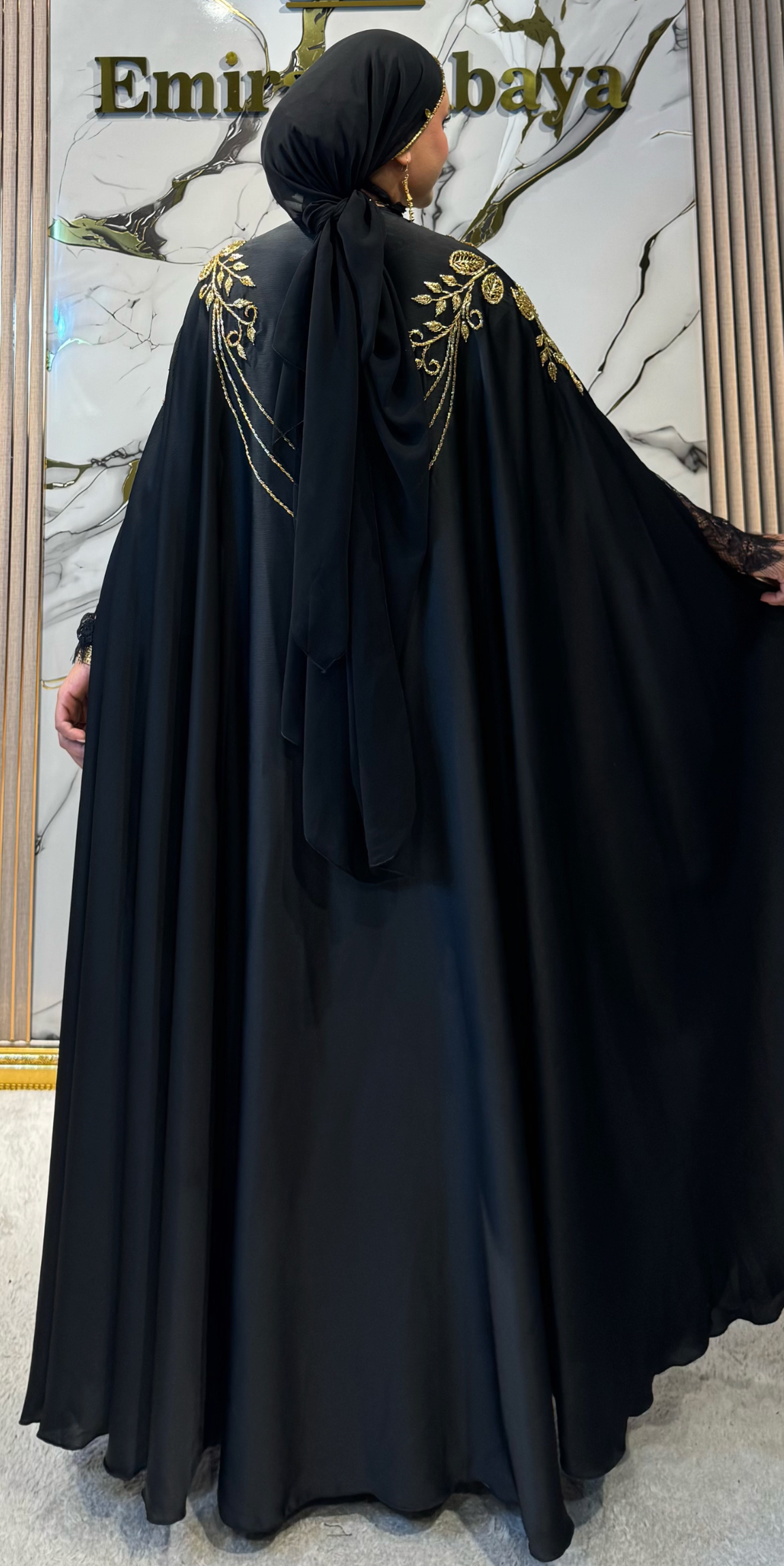Siyah Dubai Kumaş El Yapımı Gold Taşlı Kelebek Model Kolsuz Abaya | EF0048 GSB
