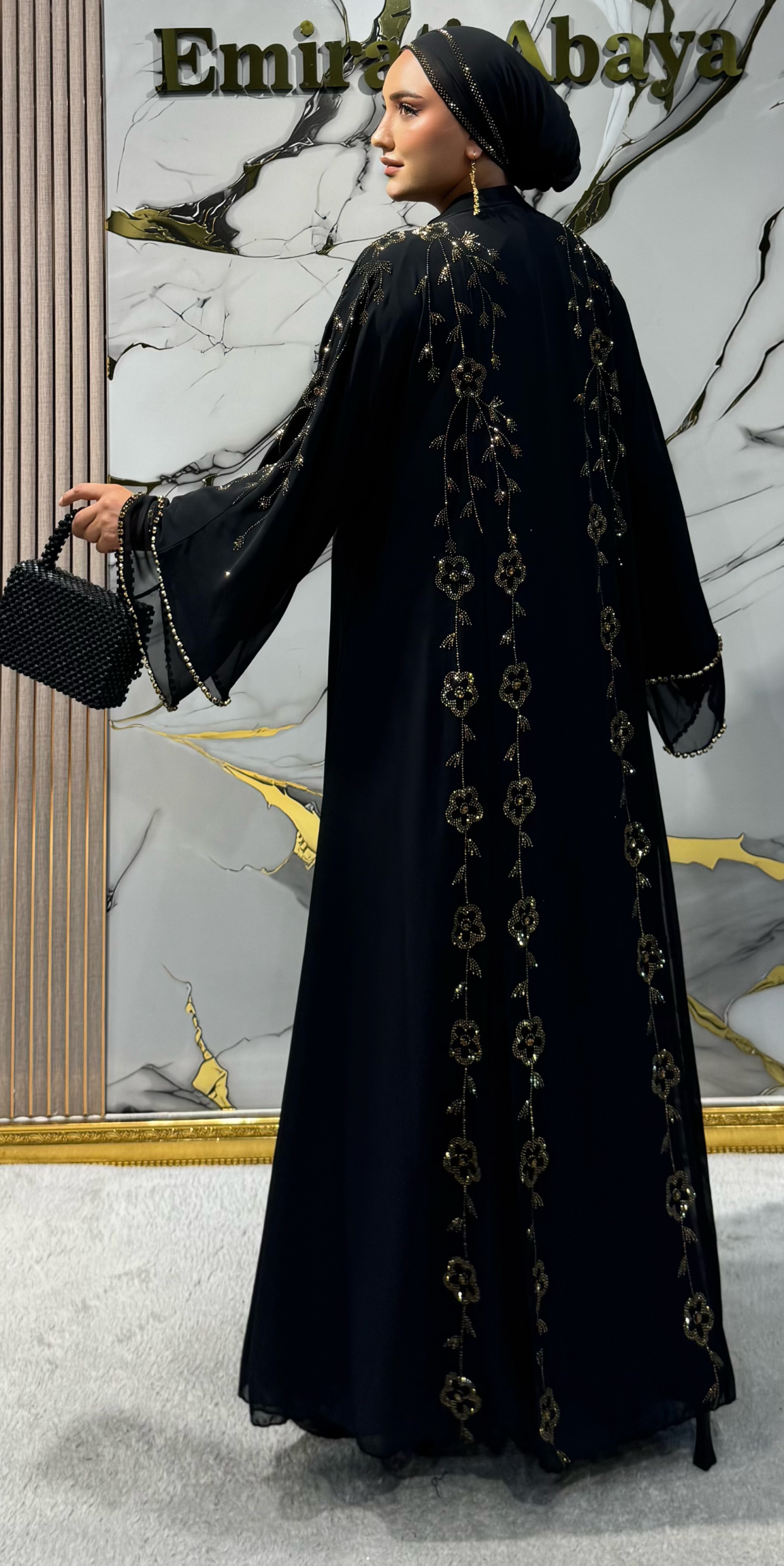 Siyah Şifon Çiçek Desenli Gold Taşlı Çakılmış Kollu Abaya | LY59 GSB