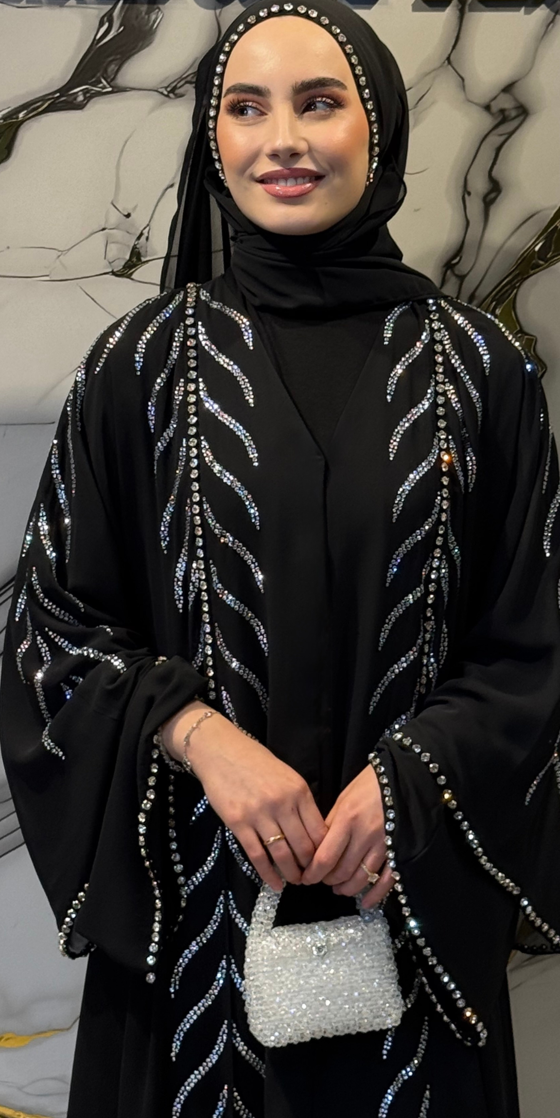 Beyaz Taşlı Yaprak Desenli Siyah Şifon Abaya | LY41 WSSB