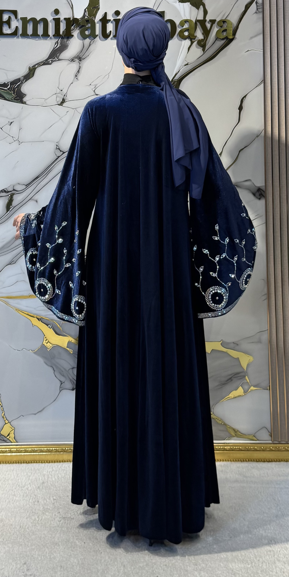 Önü JanJan Taşlarla Süslenmiş Lacivert Kadife Abaya - Çıtçıtlı Zarif Model TM77 JSL