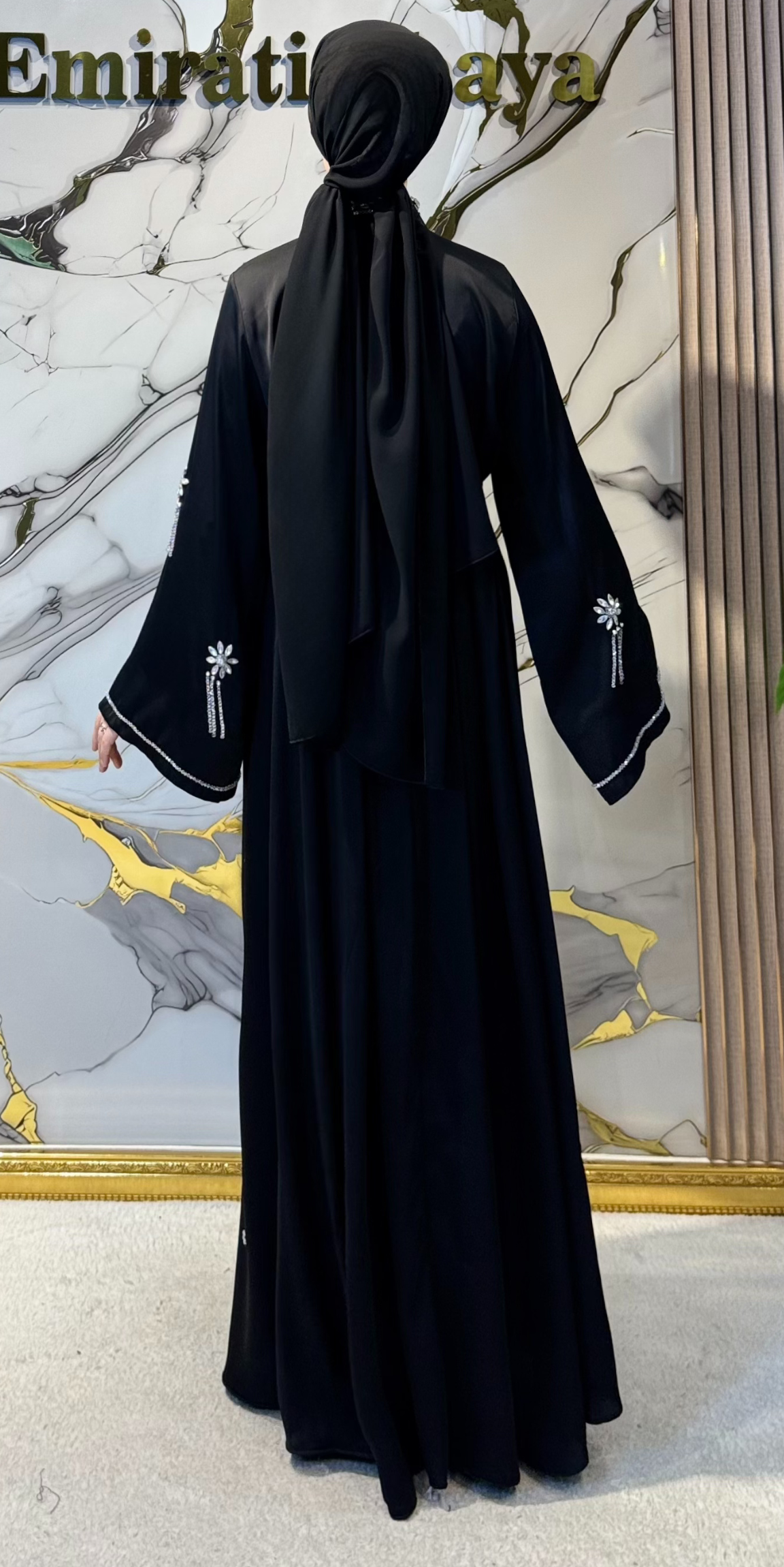 El İşlemeli Beyaz Sarkıt Taşlı Siyah Dubai Abaya | EF0028 WSTB