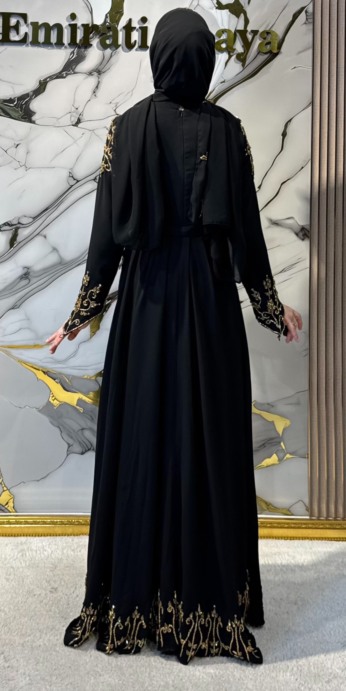 El İşlemeli Altın Taşlı Siyah Abaya – Şallı Takım | EF0023 GSB