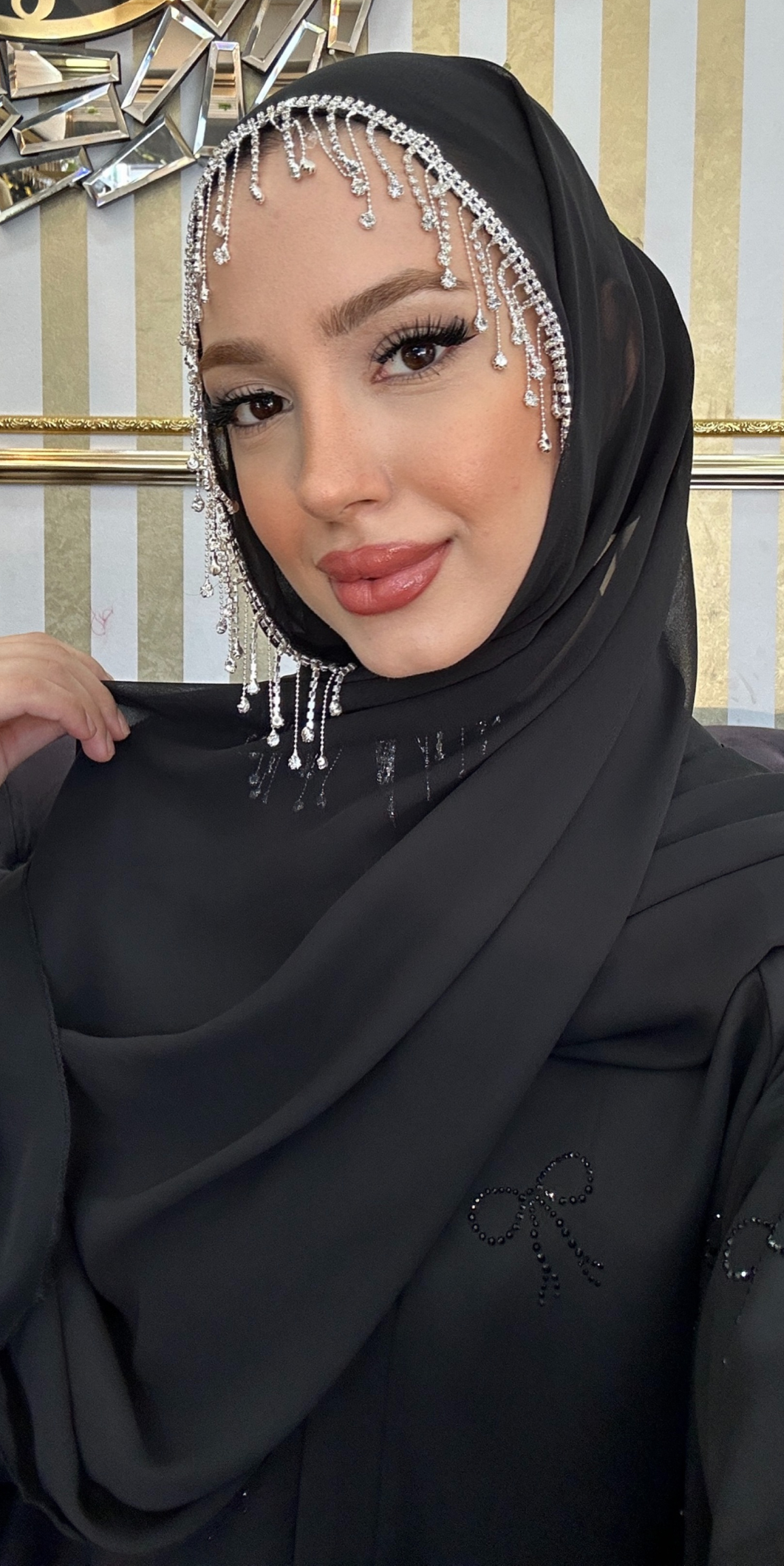 Püsküllü Beyaz Taşlı Siyah Şifon Şal 180x75cm - Yüz Çerçevesi Sarkıt Detaylı Lüks Model ŞAL10 WSB