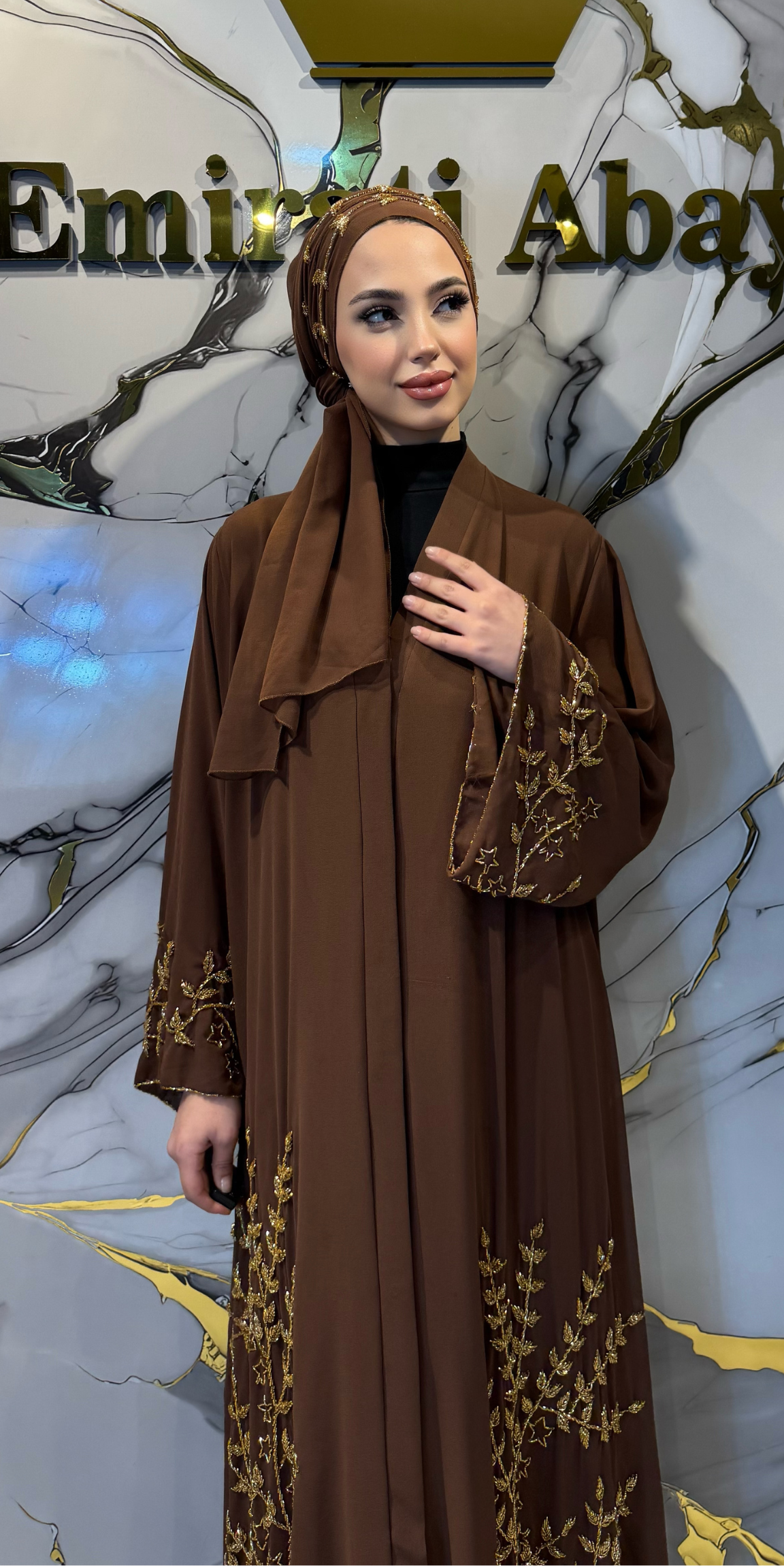 Swarovski Altın Taşlı El İşçiliği Dubai Tasarım Kahverengi Şifon Abaya | EF0014 GSBROWN
