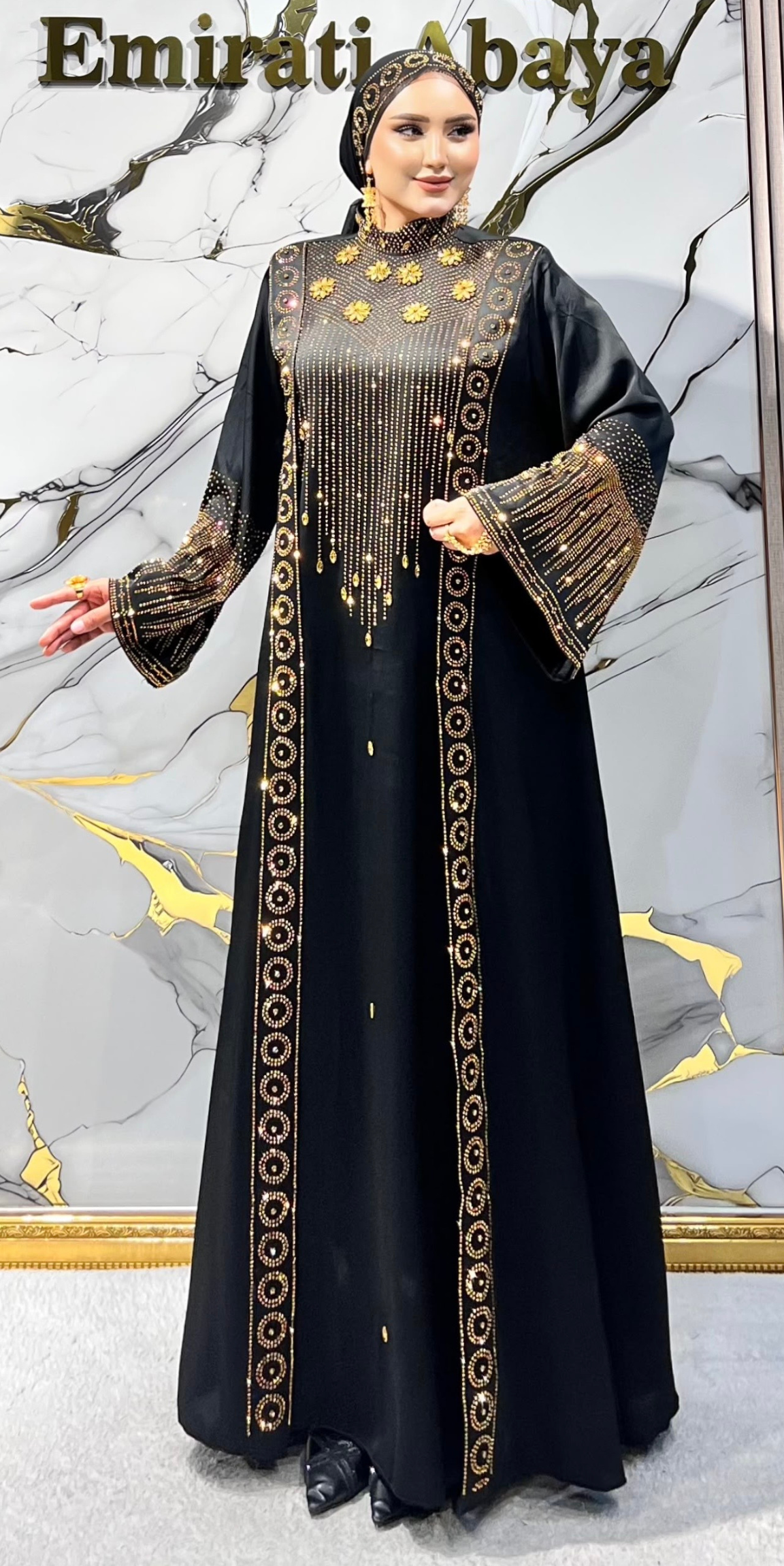 Siyah Dubai Kumaş Ön ve Kollarda Gold Taşlı El Yapımı Abaya | EF0043 GSB
