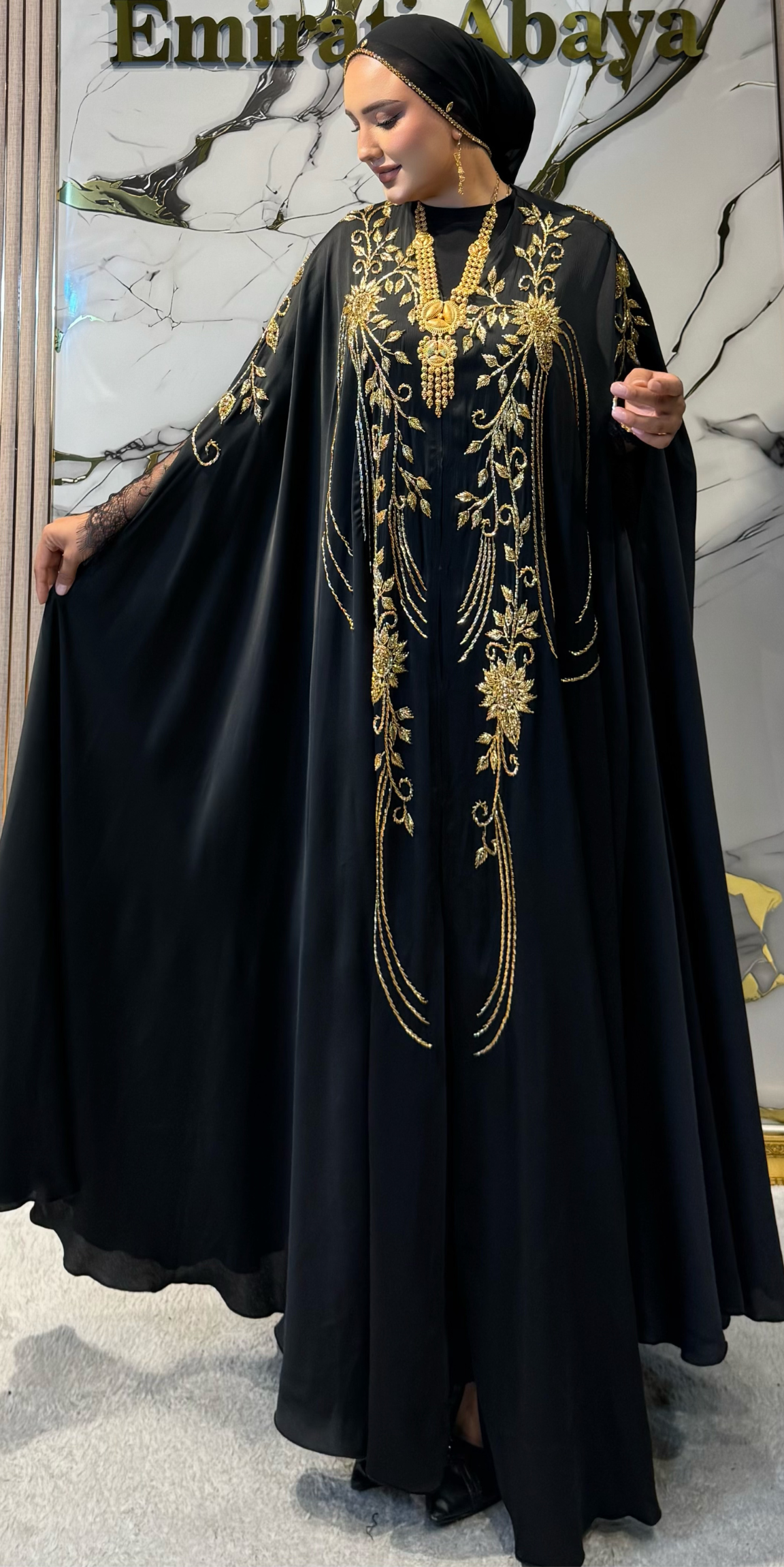 Siyah Dubai Kumaş El Yapımı Gold Taşlı Kelebek Model Kolsuz Abaya | EF0048 GSB
