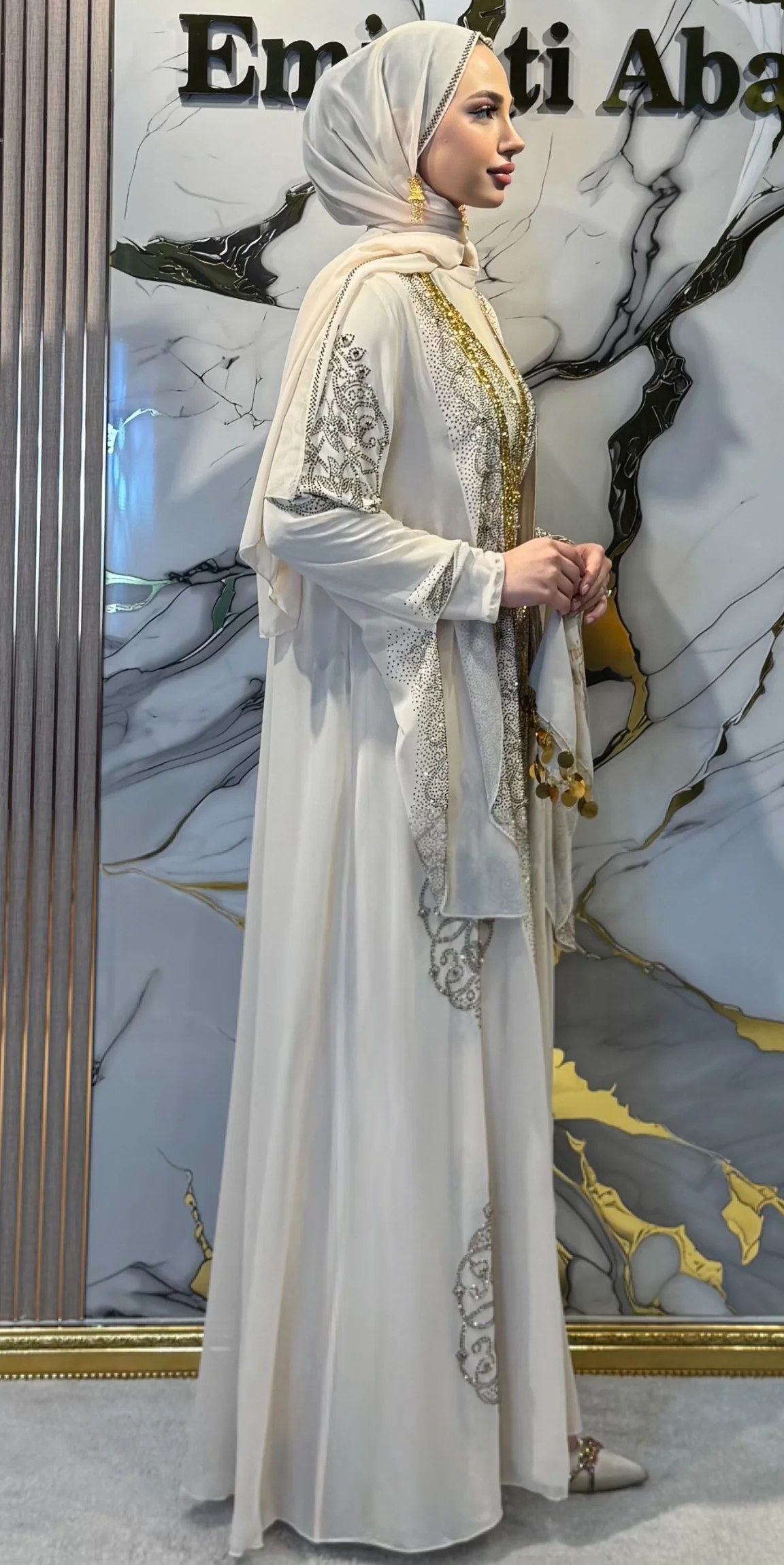 Starlit Noir Altın Taşlı Krem Yöresel Takımı | WS57 GSKREM