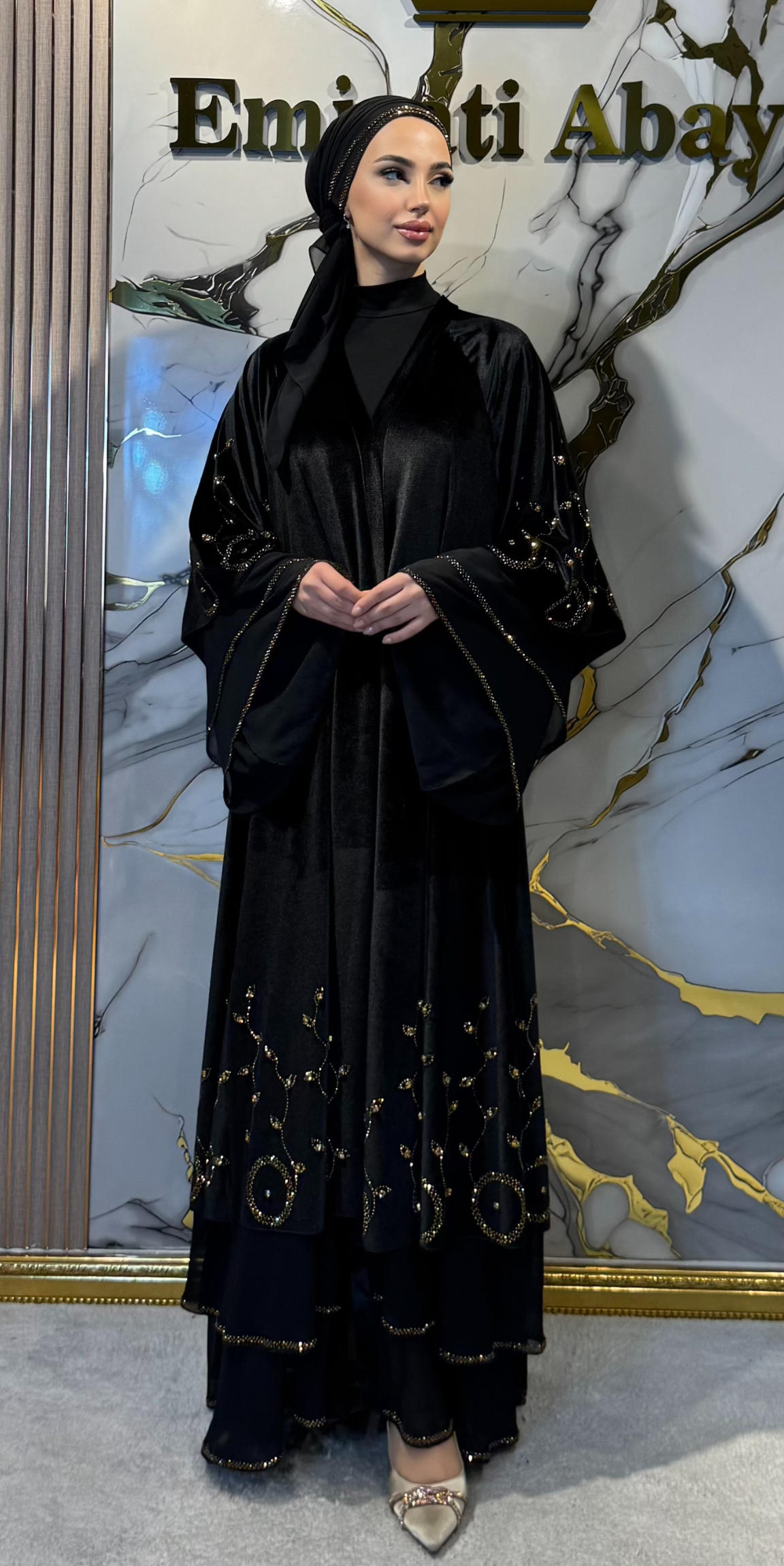 Dubai Tasarım Altın Taşlı Siyah Kadife Abaya