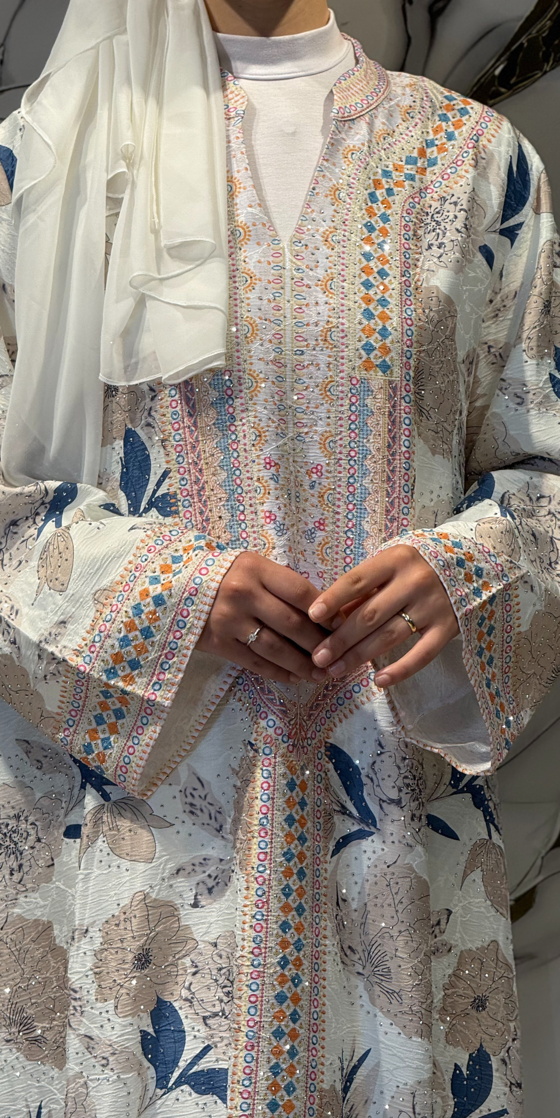 Büyük Çiçek Baskılı Krem Jakar Günlük Abaya | KSA05 KREM