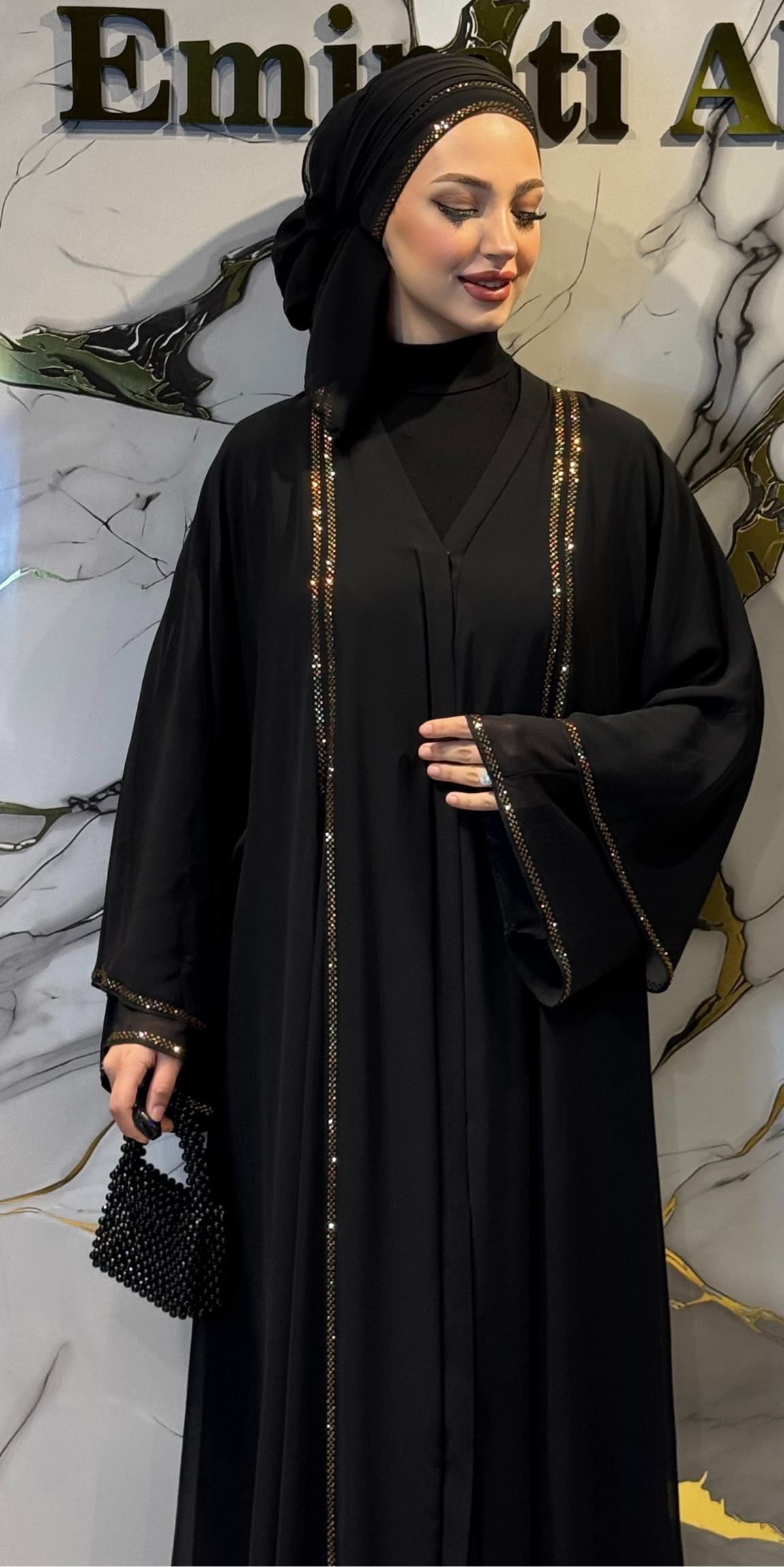 Önü Yırtmaçlı Gold Taşlı Siyah Abaya TM06 GSBlack