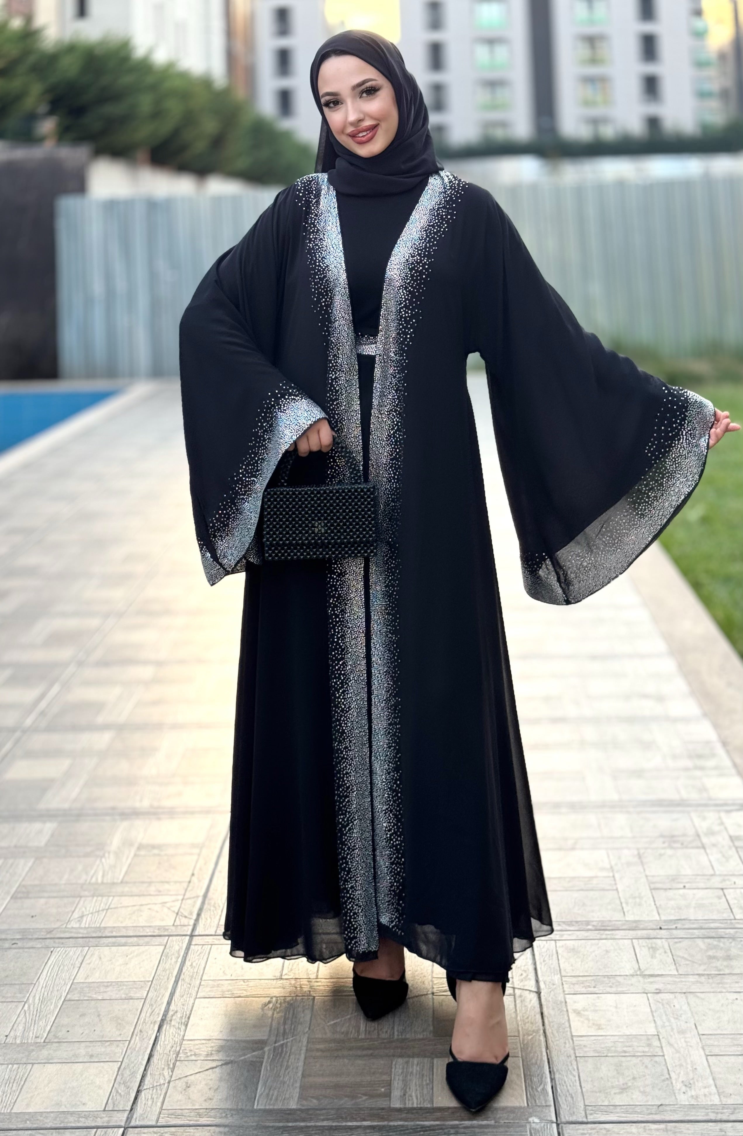 Önü Taşlı Işıltılı Şık Abaya