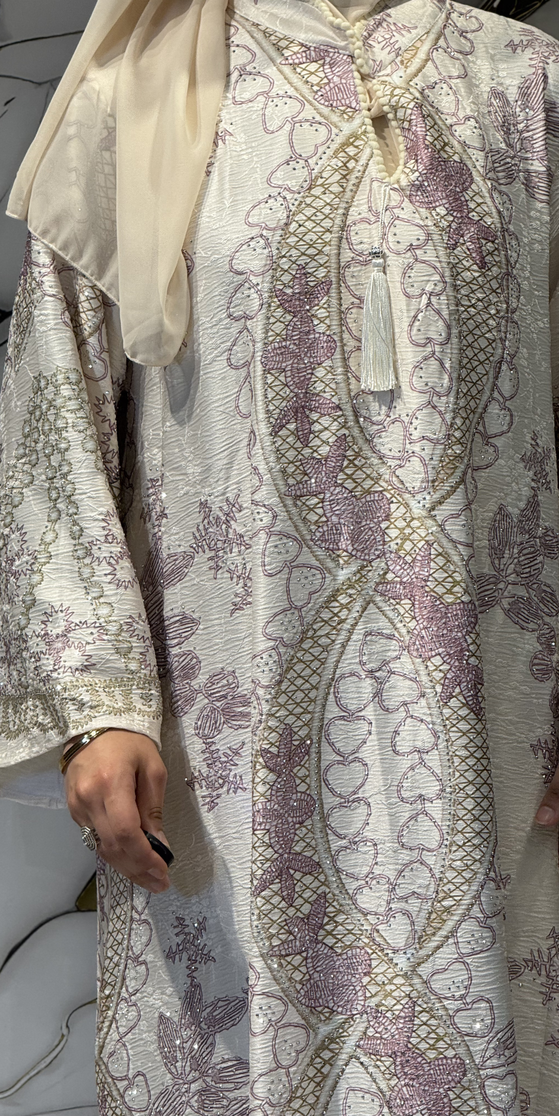 Pembe Çiçek Baskılı Krem Jakar Günlük Abaya | KSA06 Krem