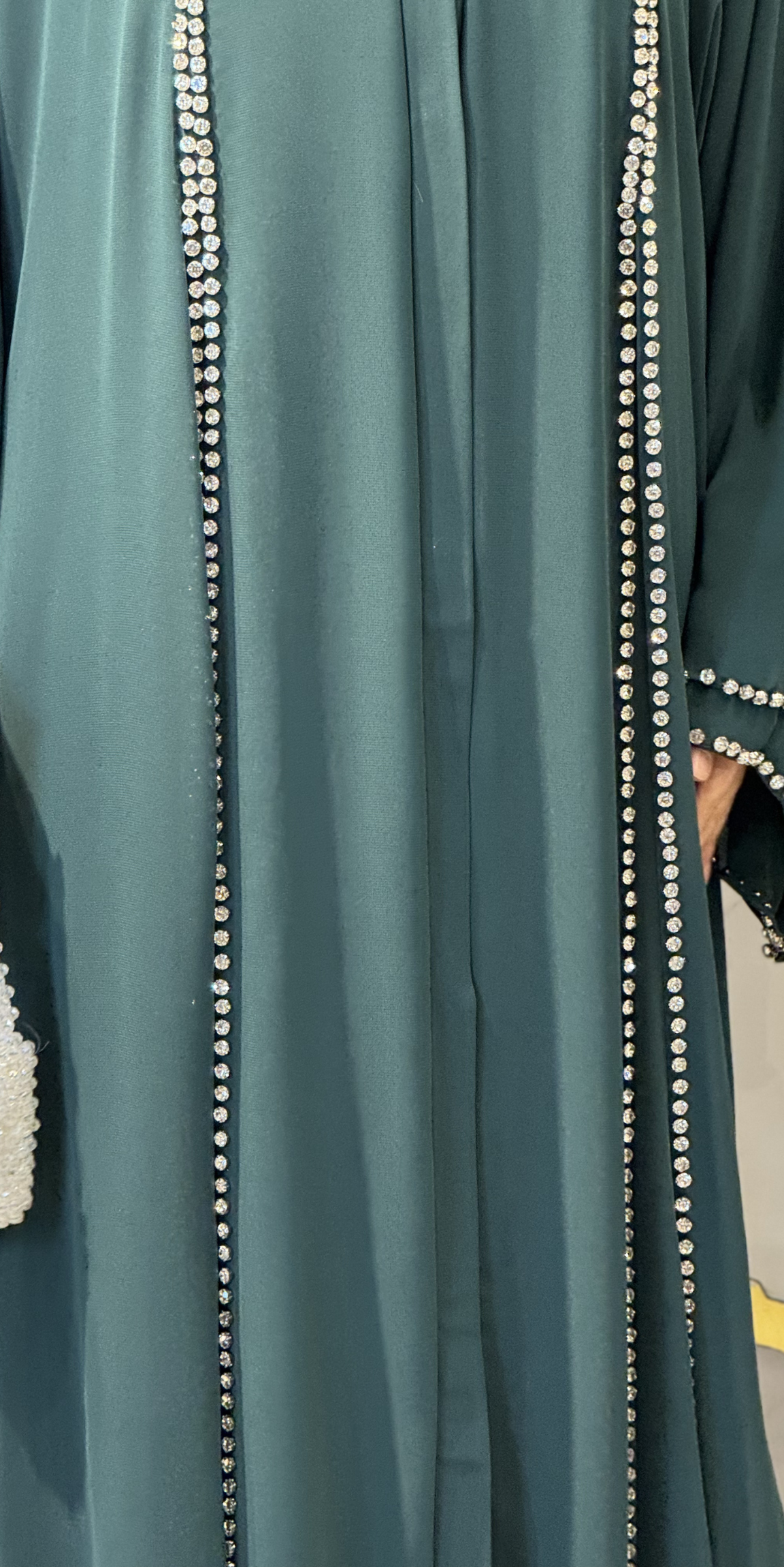 Önü Yırtmaçlı Beyaz Taşlı Şifon Yeşil Abaya - Zarif Lüks Model TM06 C WS GREEN
