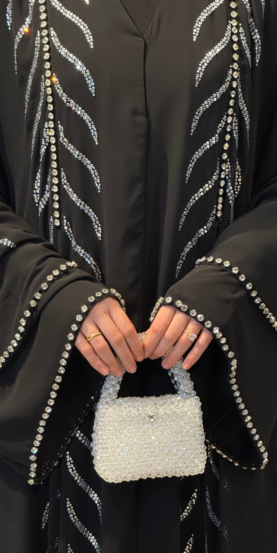 Beyaz Taşlı Yaprak Desenli Siyah Şifon Abaya | LY41 WSSB