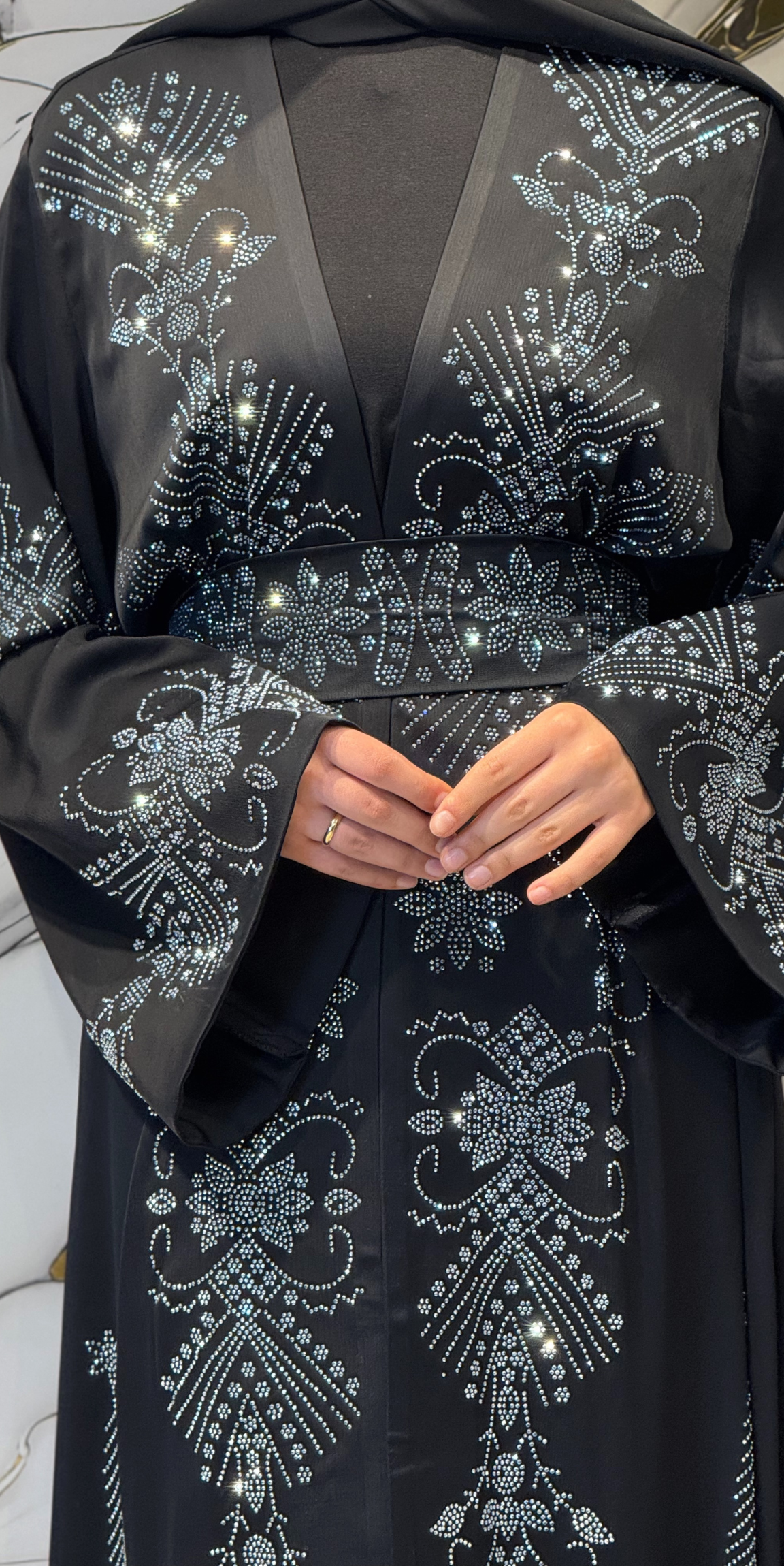 Mavi Beyaz Yapışkan Taşlı Açık Siyah Dubai Abaya | EF0039 WSTB