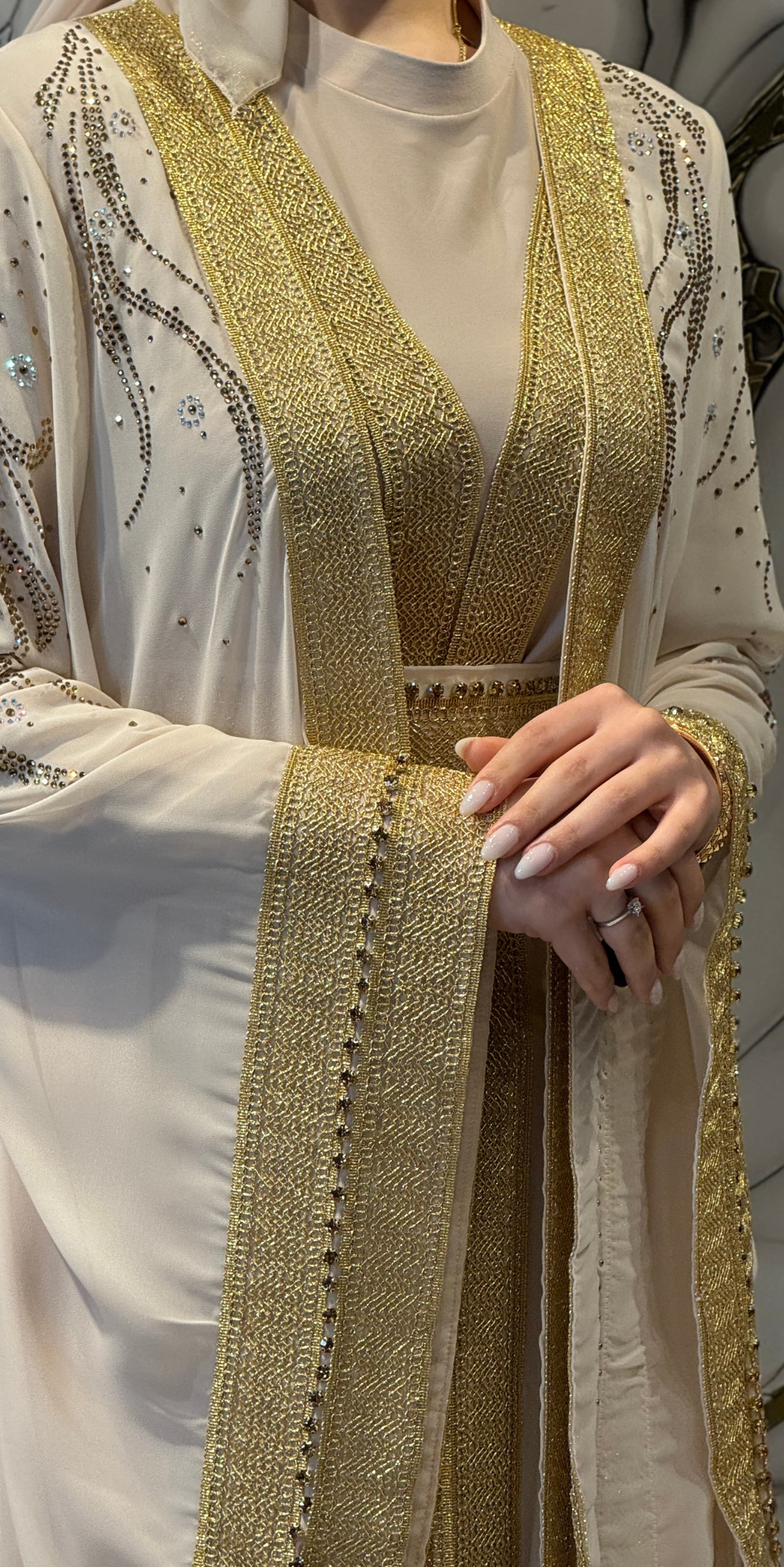 Altın Detaylı Lüks Krem Yöresel Takım 4 Parça Set