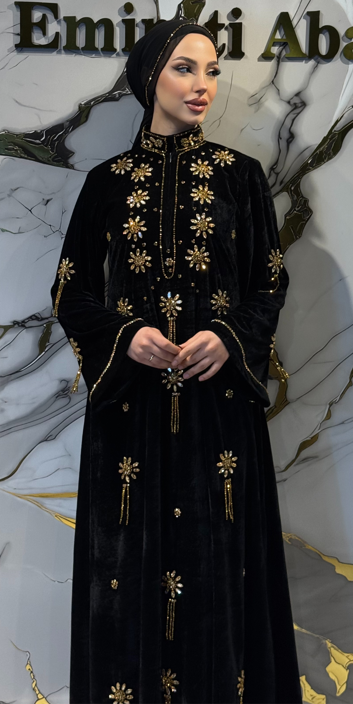 El Yapımı Gold Çiçek Taşlı Lüks Siyah Kadife Abaya Şal Dahil | EF0028 GSVB