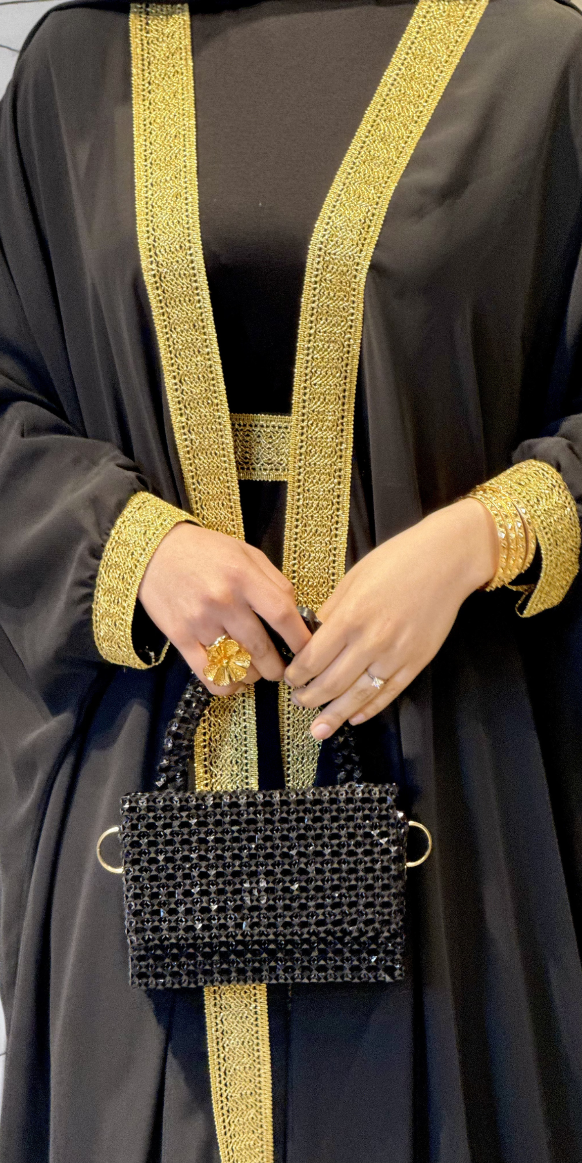 ÜRÜN ADI: Önü Açık Gold Desenli Yöresel Abaya TM086 GSB - 4 Parça Set (Şal, Kemer ve İçlik Dahil)