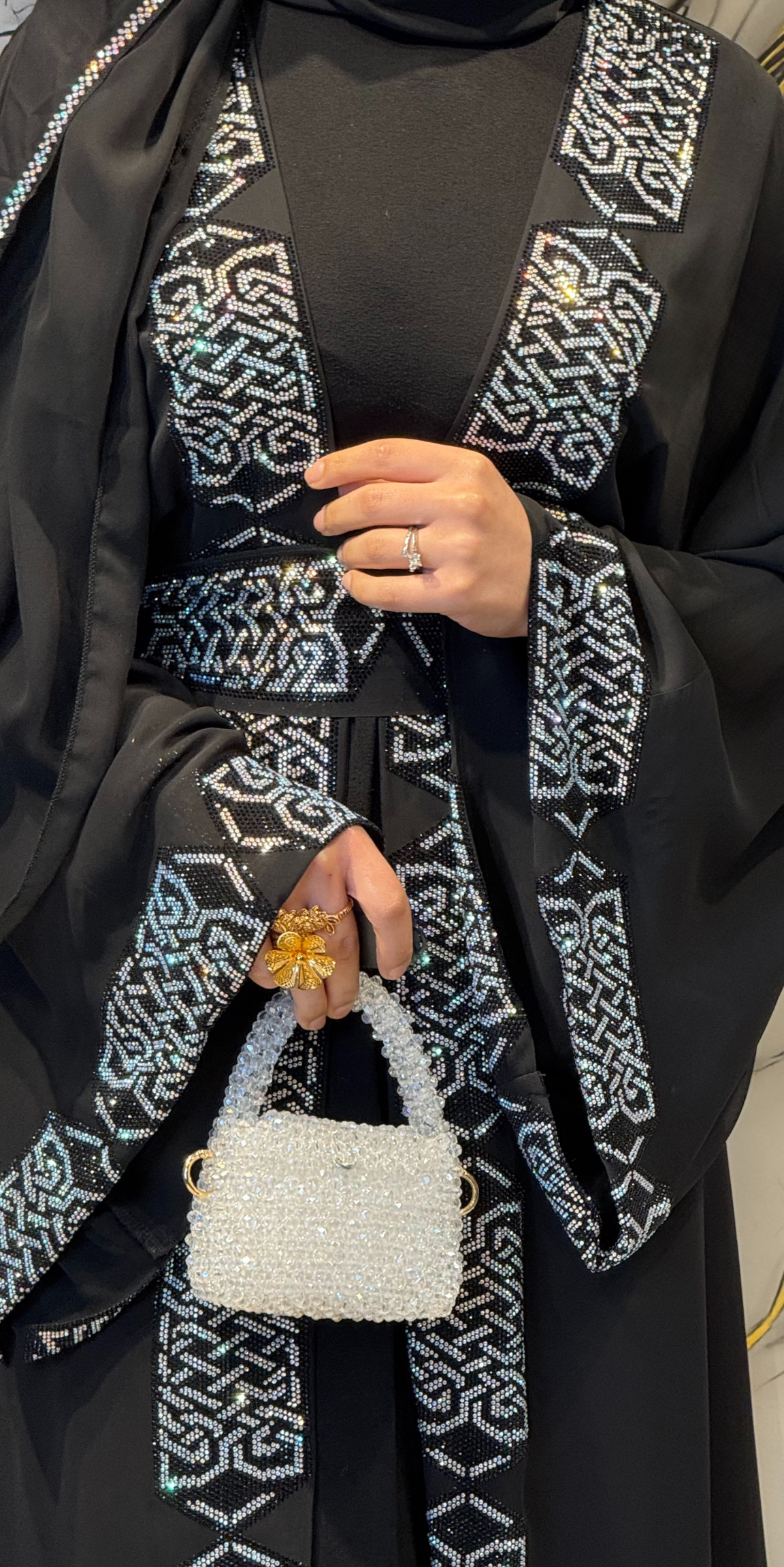 Önü Açık ve JanJan Taşlı Şık Abaya - Kemer, Şal ve İçlik Dahil 4 Parça Set TM040 JSB
