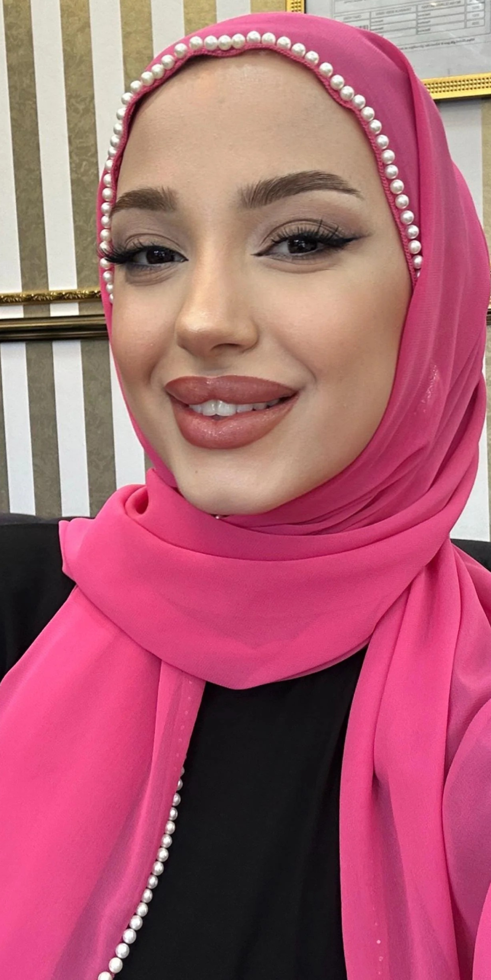 Koyu Pembe Şifon İnci Beyaz Taş Detaylı Şal