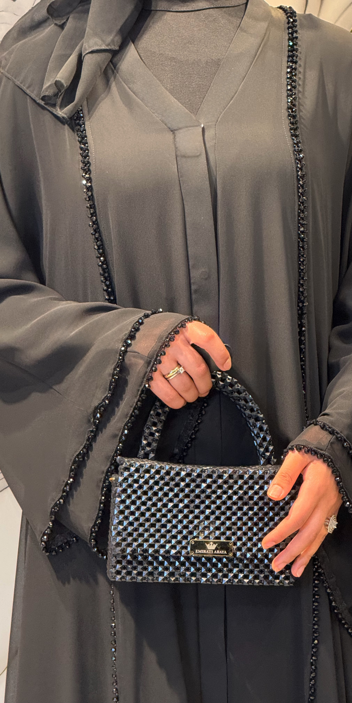 Önü Yırtmaçlı Siyah Boncuklu Siyah Abaya TM06 HM BLACK