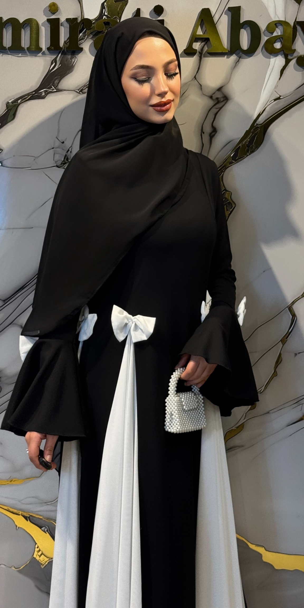 Siyah Beyaz Çiçek Detaylı Dubai Şifon Takım | WS44 WSB