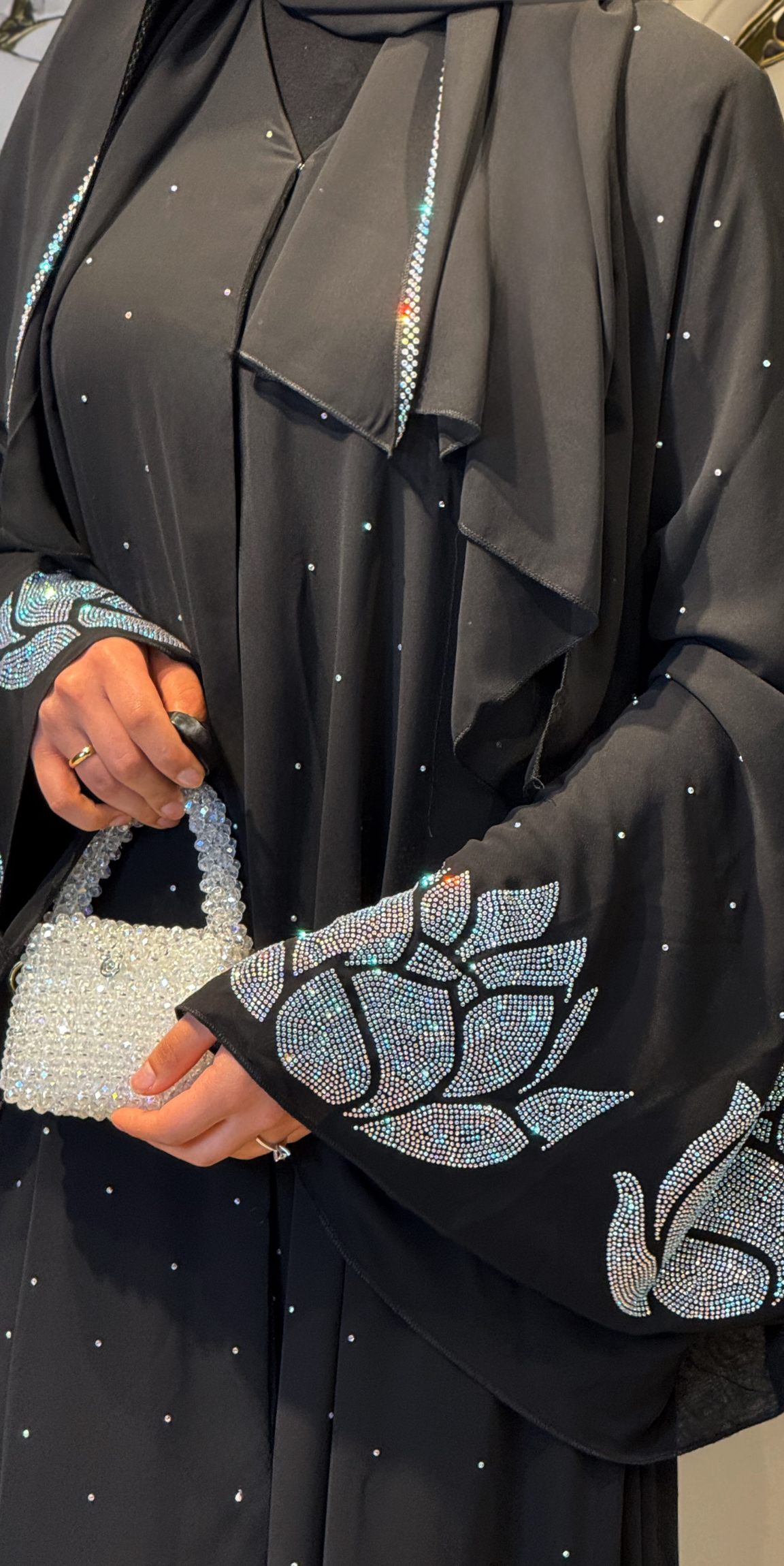 JanJan Taşlı Detaylı Siyah Şık Abaya - Lotus Desenli Zarif Model TM025 JSB