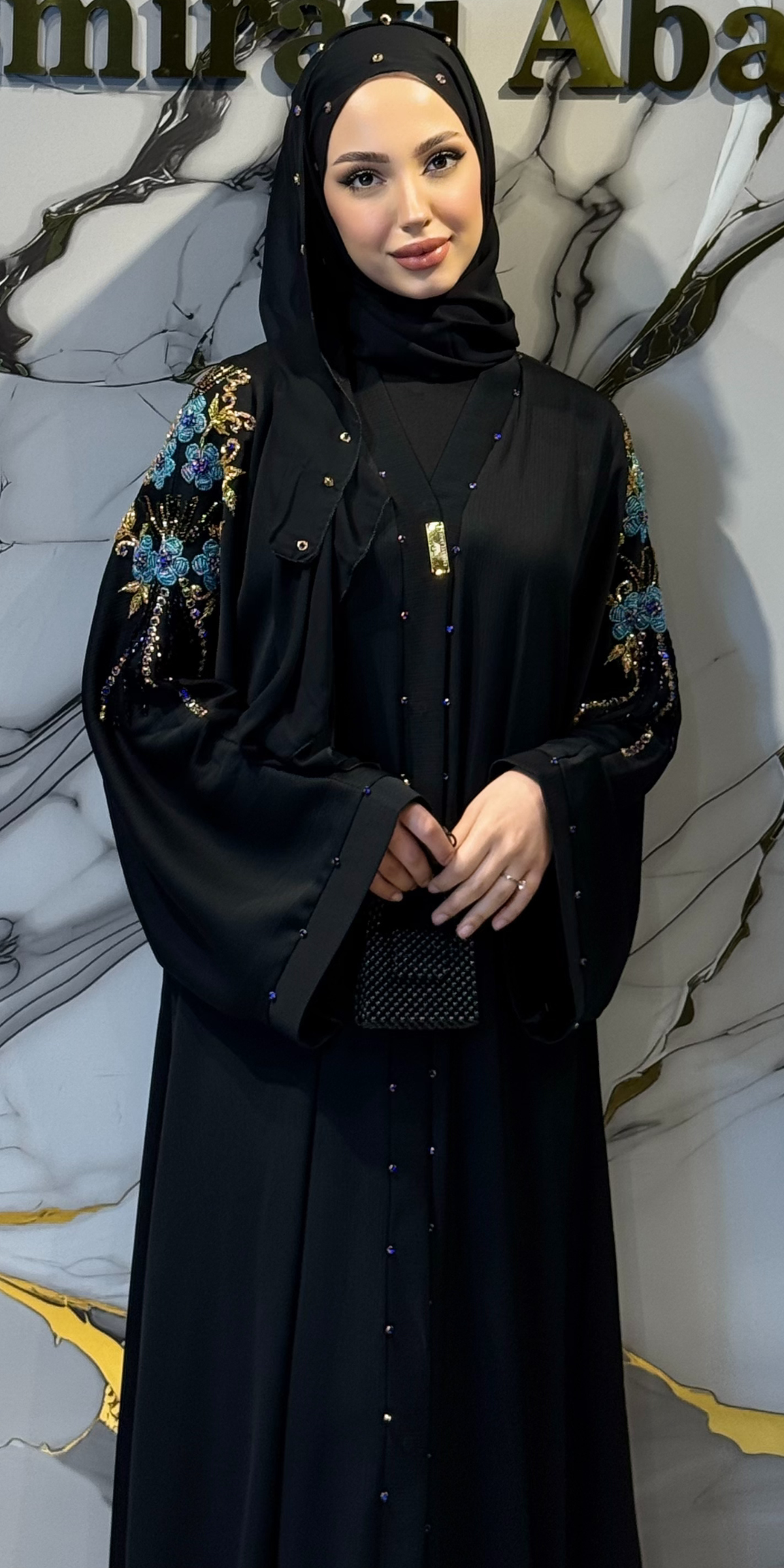 Omuz El İşçiliği Mavi-Altın Taşlı Siyah Yazlık Abaya M37 BLUE S B - Çıtçıtlı Zarif Model