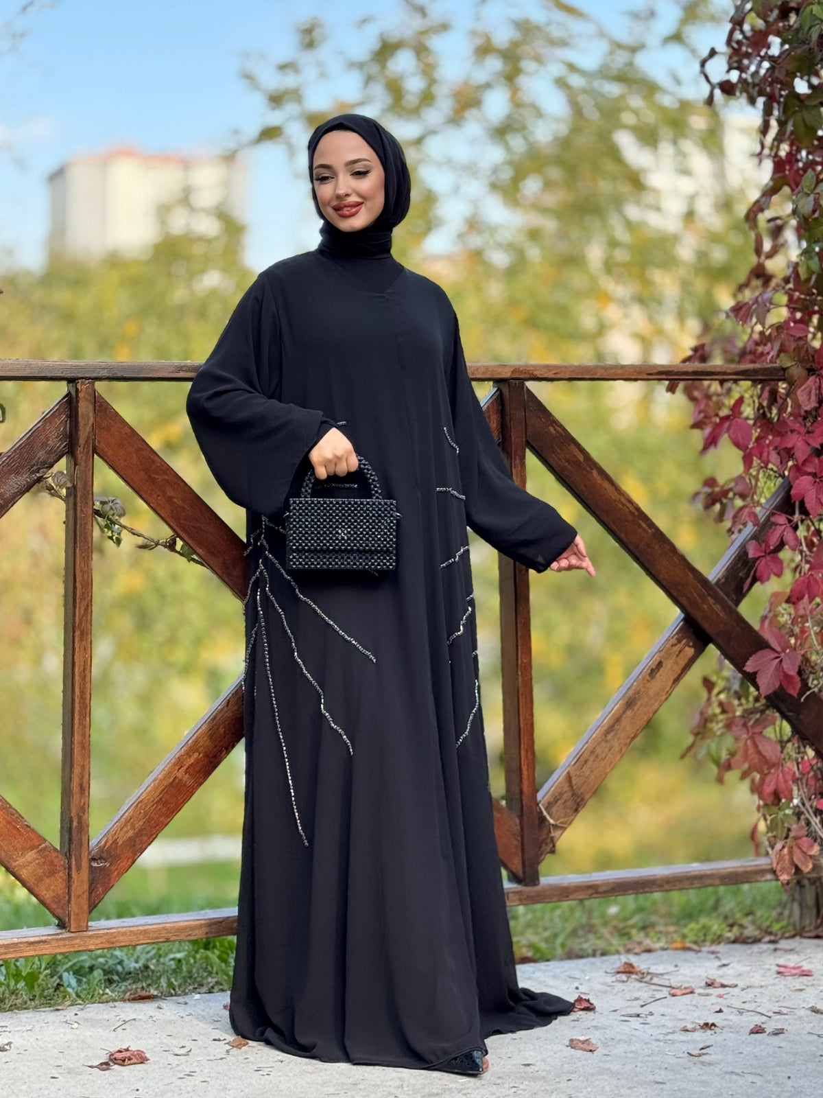 Yanları Kristal Taşlı Siyah Şifon Abaya - Zarif Şık Model TM91 Chakma