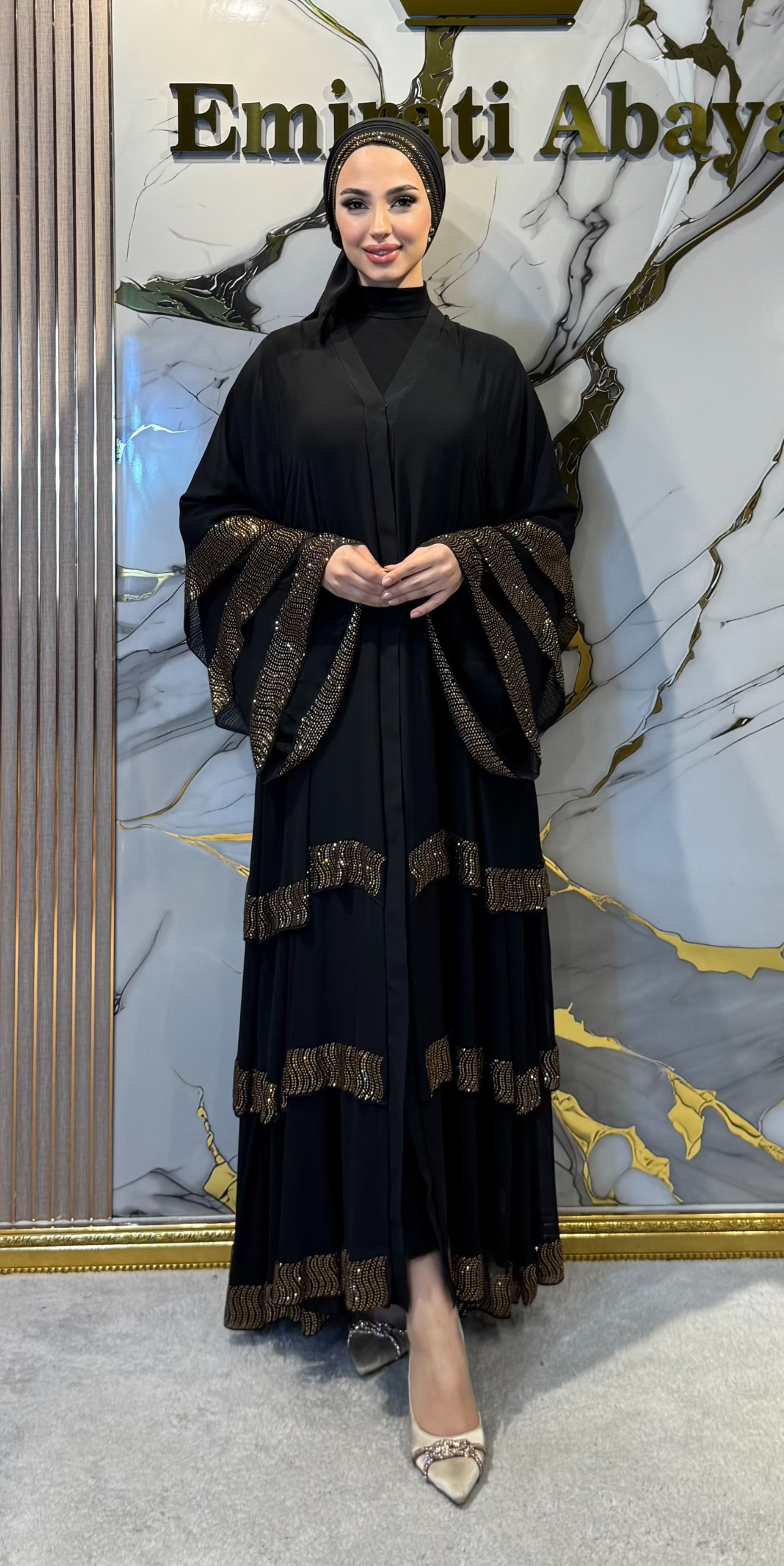 Altın Taşlı Emirati Tasarım Üç Katlı Siyah Şifon Abaya