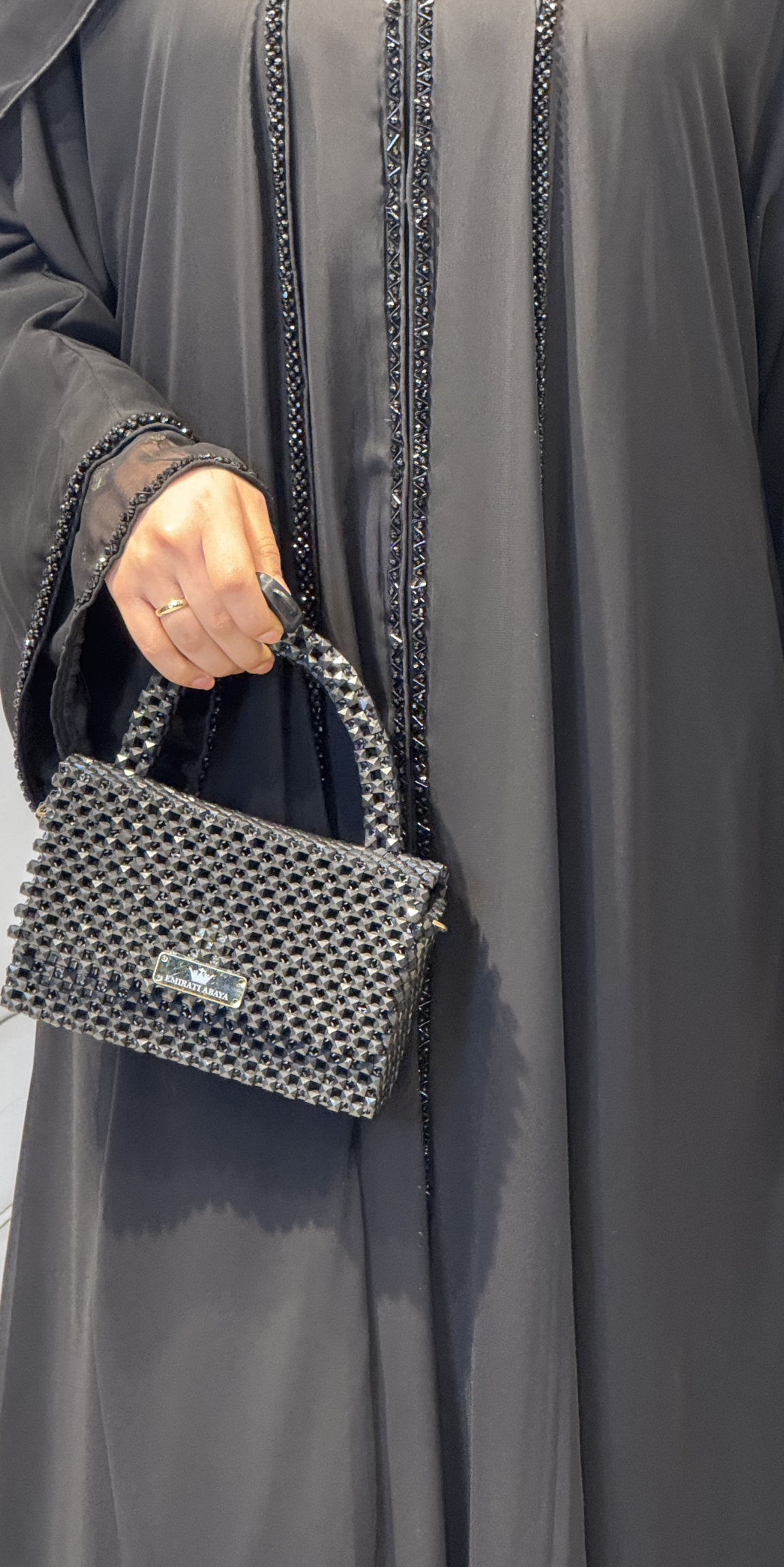 El İşçiliği Siyah Boncuklu Abaya M12 BS Black - Kopçalı Zarif Model