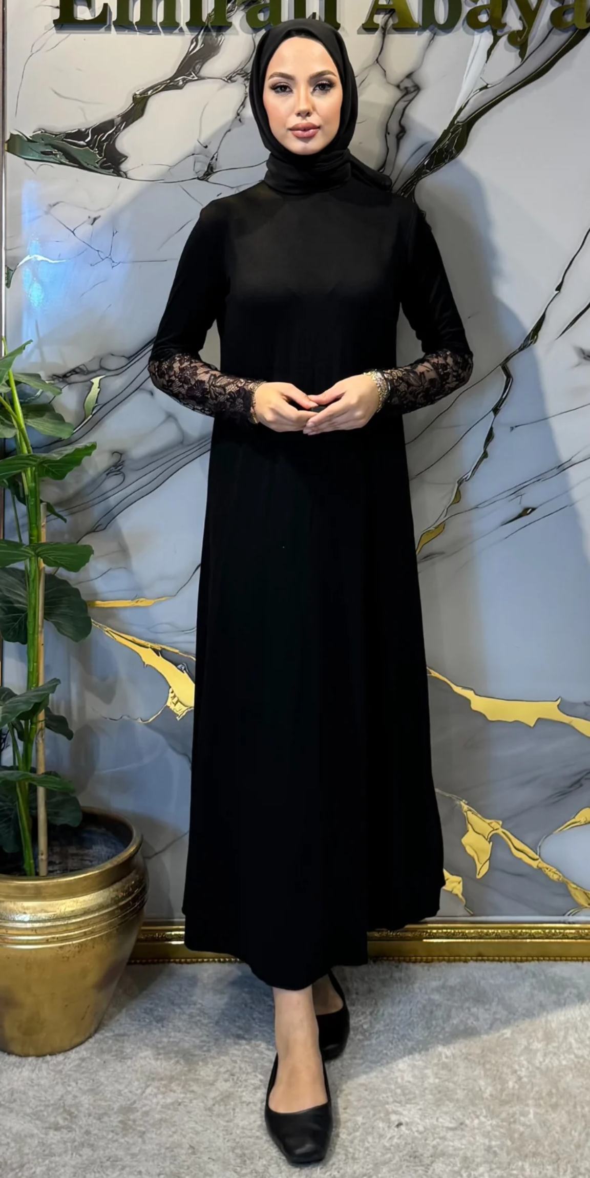 Sleeveless Lace Undershirt RK0030 BLACK - Elegant and Stylish Model