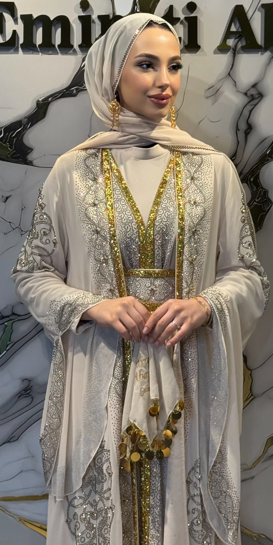 Starlit Noir Altın Taşlı Krem Yöresel Takımı | WS57 GSKREM