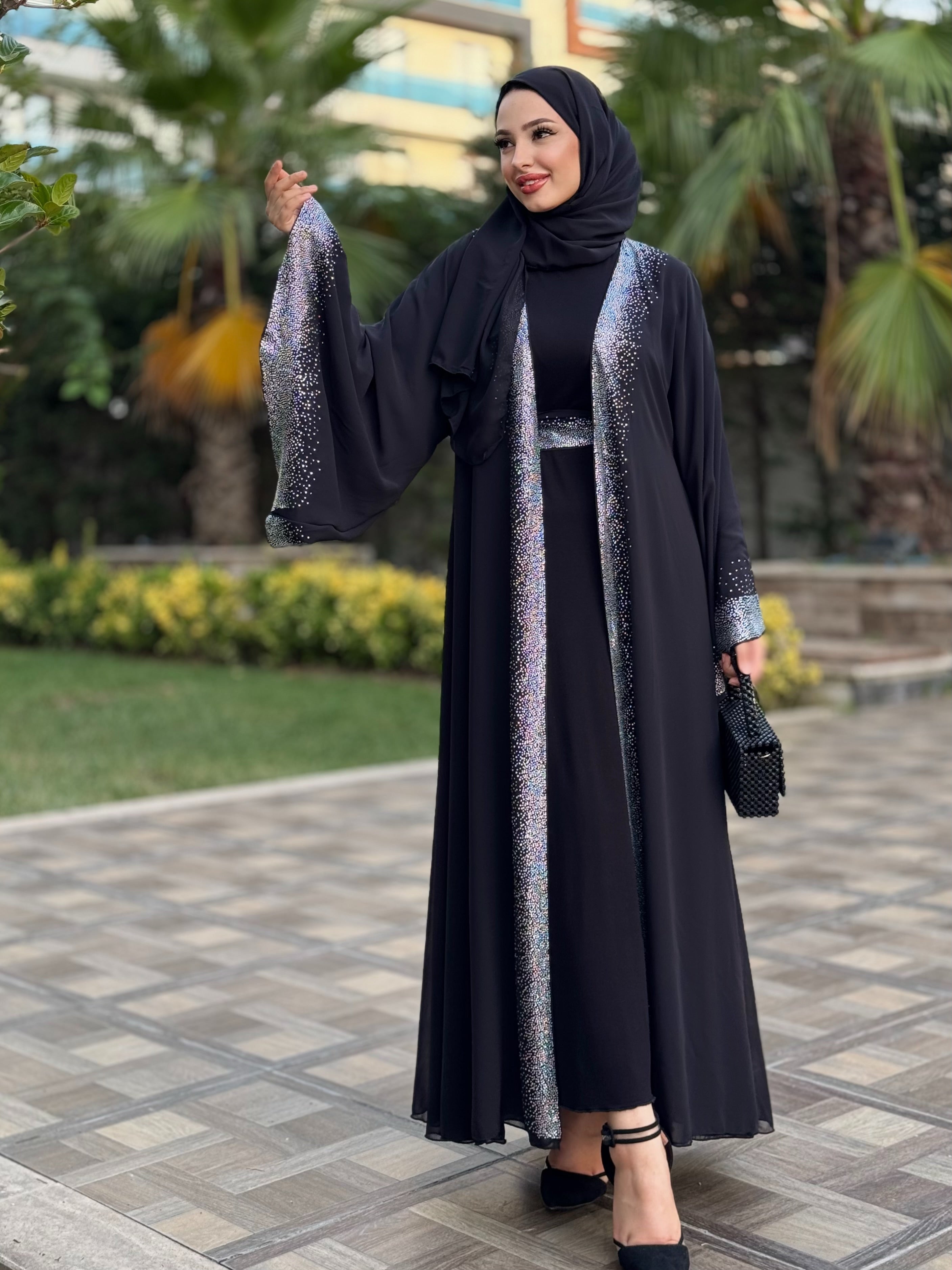 Önü Taşlı Işıltılı Şık Abaya