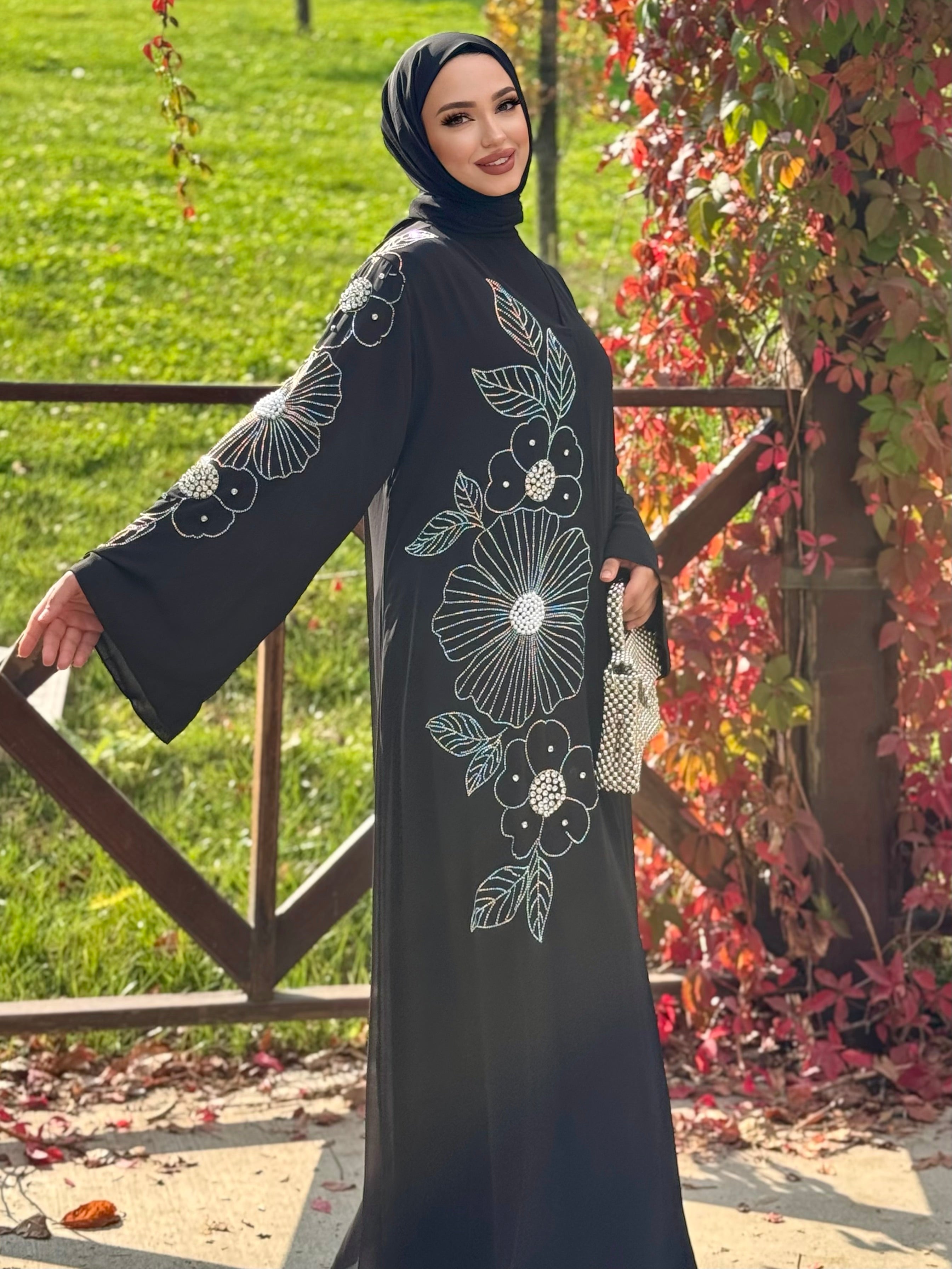 Işıltılı Taş Desenli Siyah Abaya