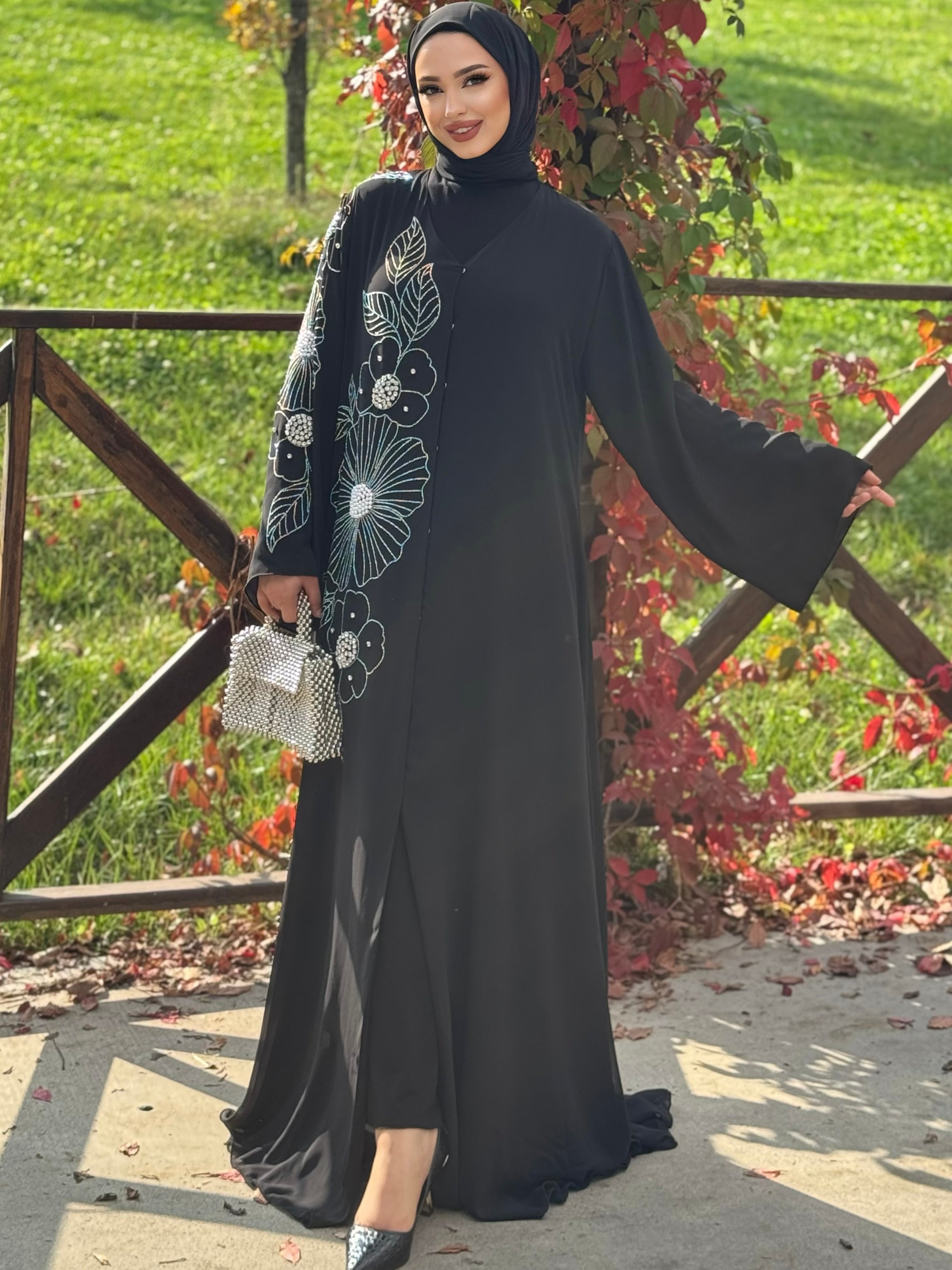 Işıltılı Taş Desenli Siyah Abaya