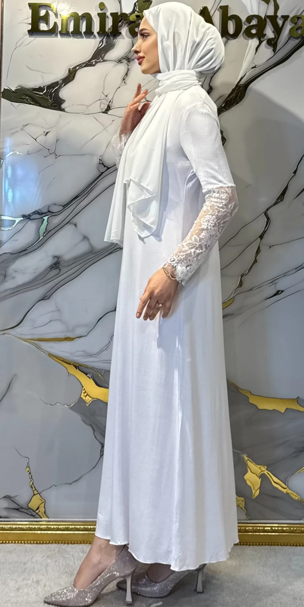 Sleeveless Lace Undershirt RK0030 BLACK - Elegant and Stylish Model