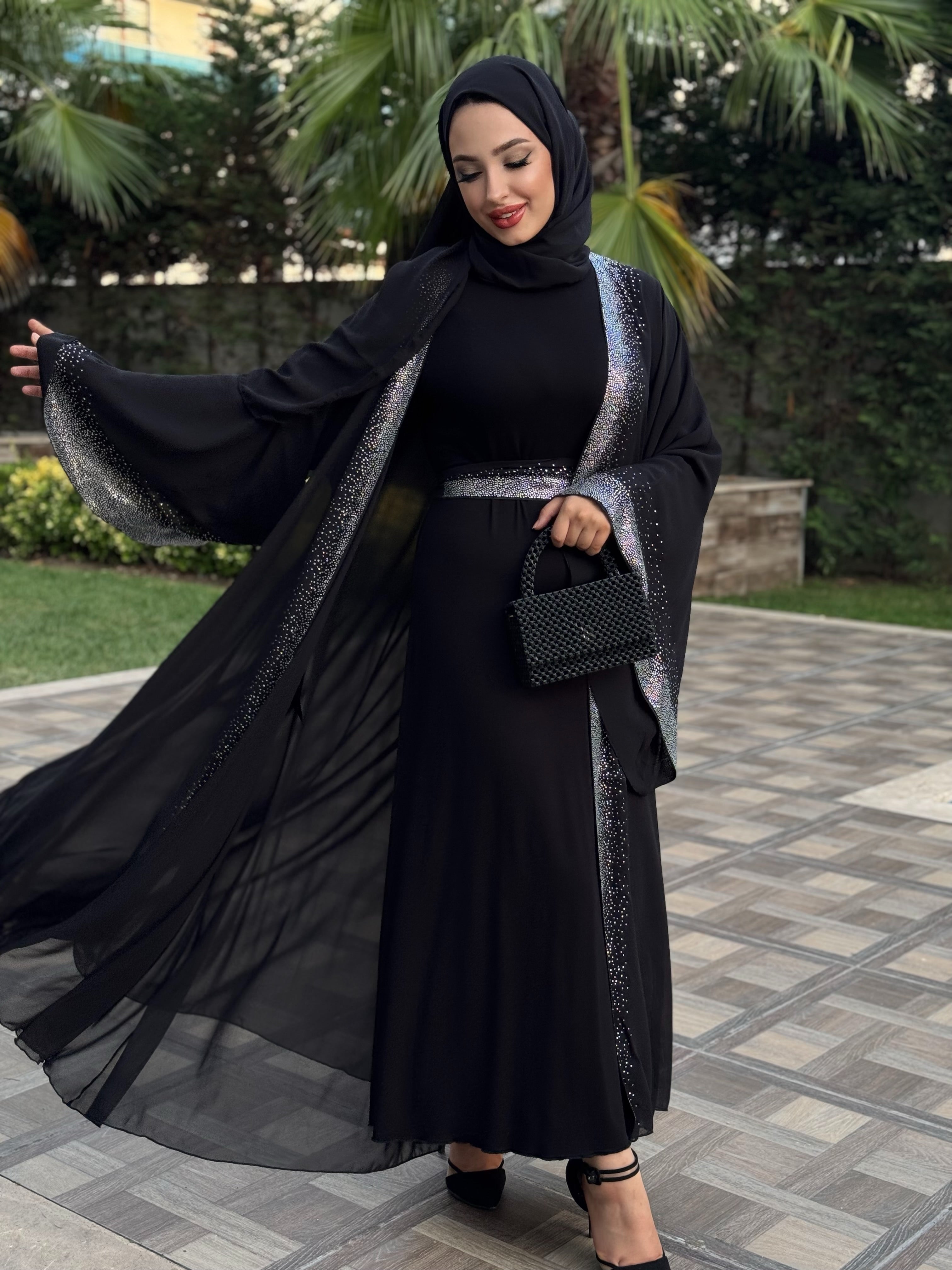 Önü Taşlı Işıltılı Şık Abaya