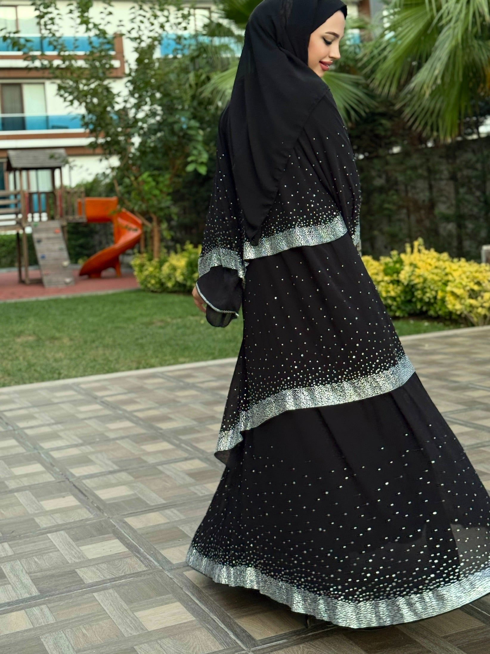 Swarovski Taşlı Katmanlı Siyah Şık Abaya