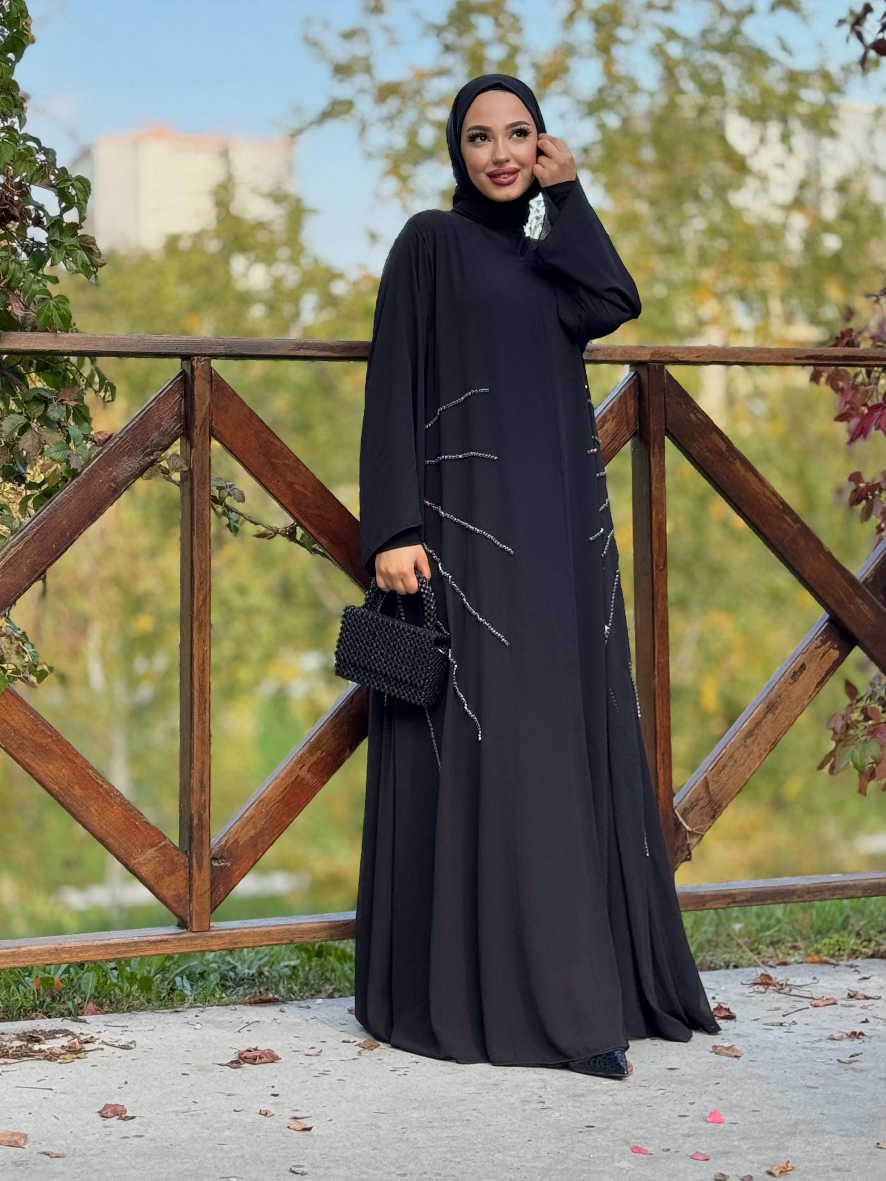 Yanları Kristal Taşlı Siyah Şifon Abaya