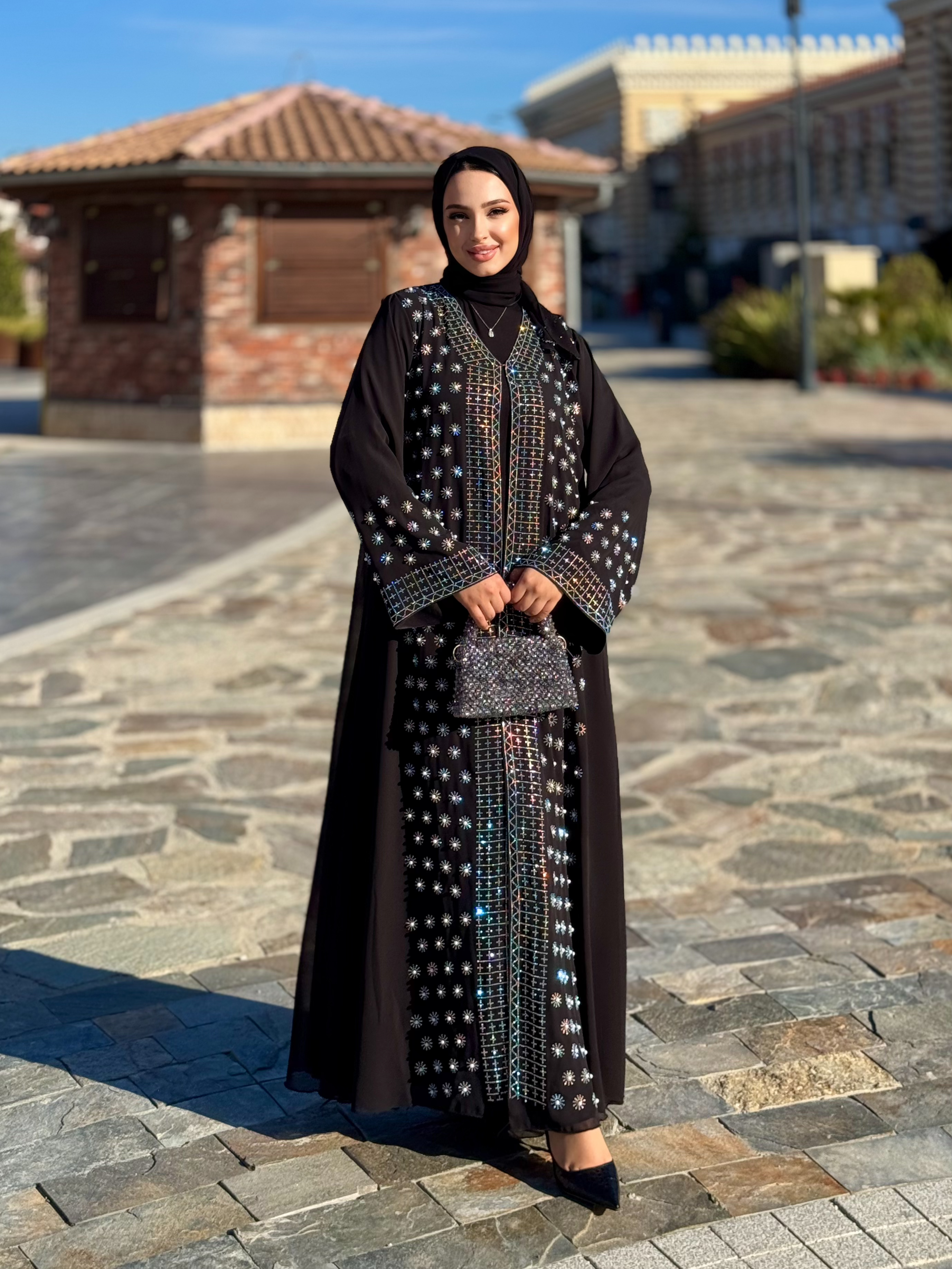 Önü Swarovski Taşlı Siyah Abaya