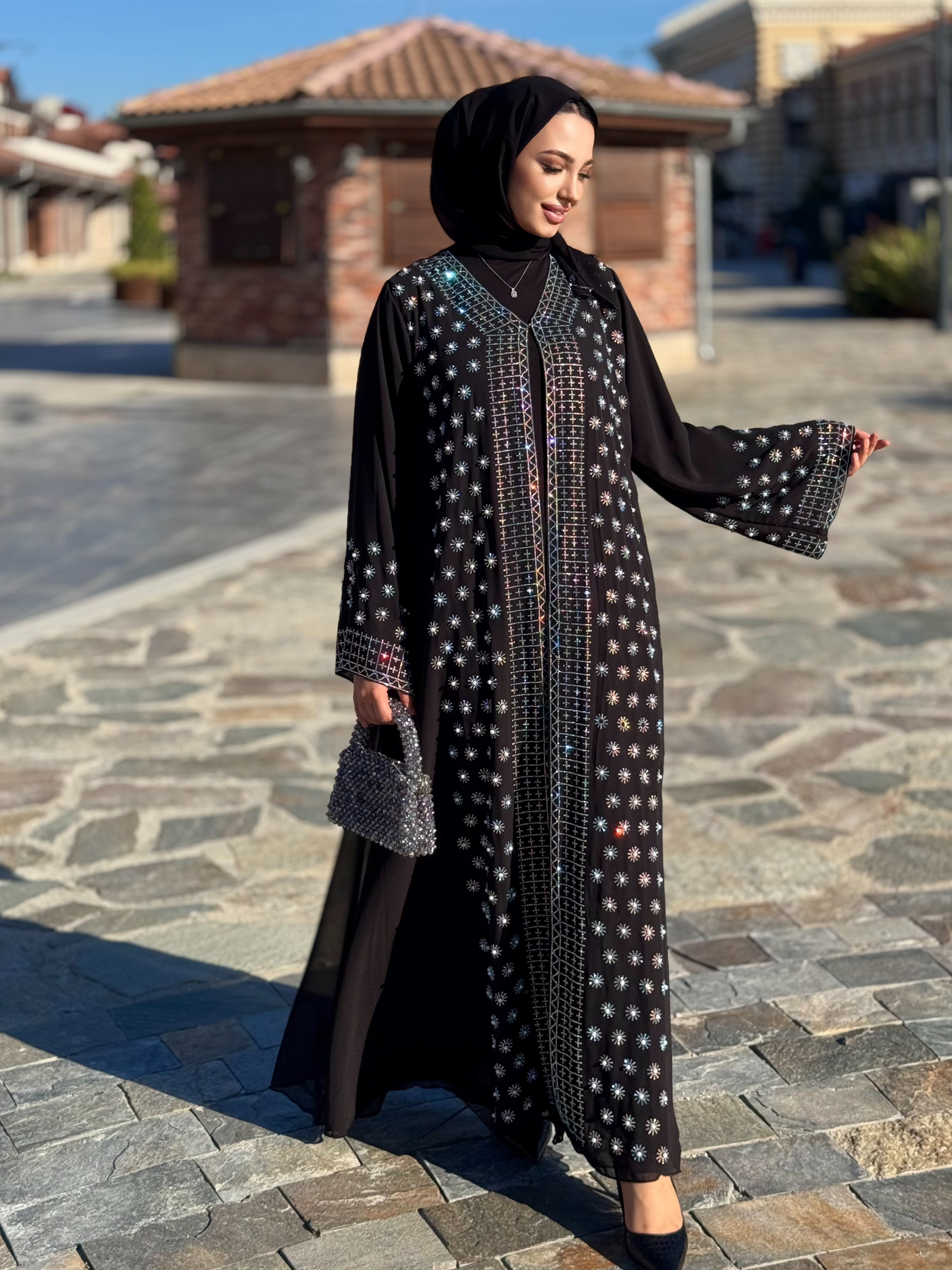 Önü Swarovski Taşlı Siyah Abaya