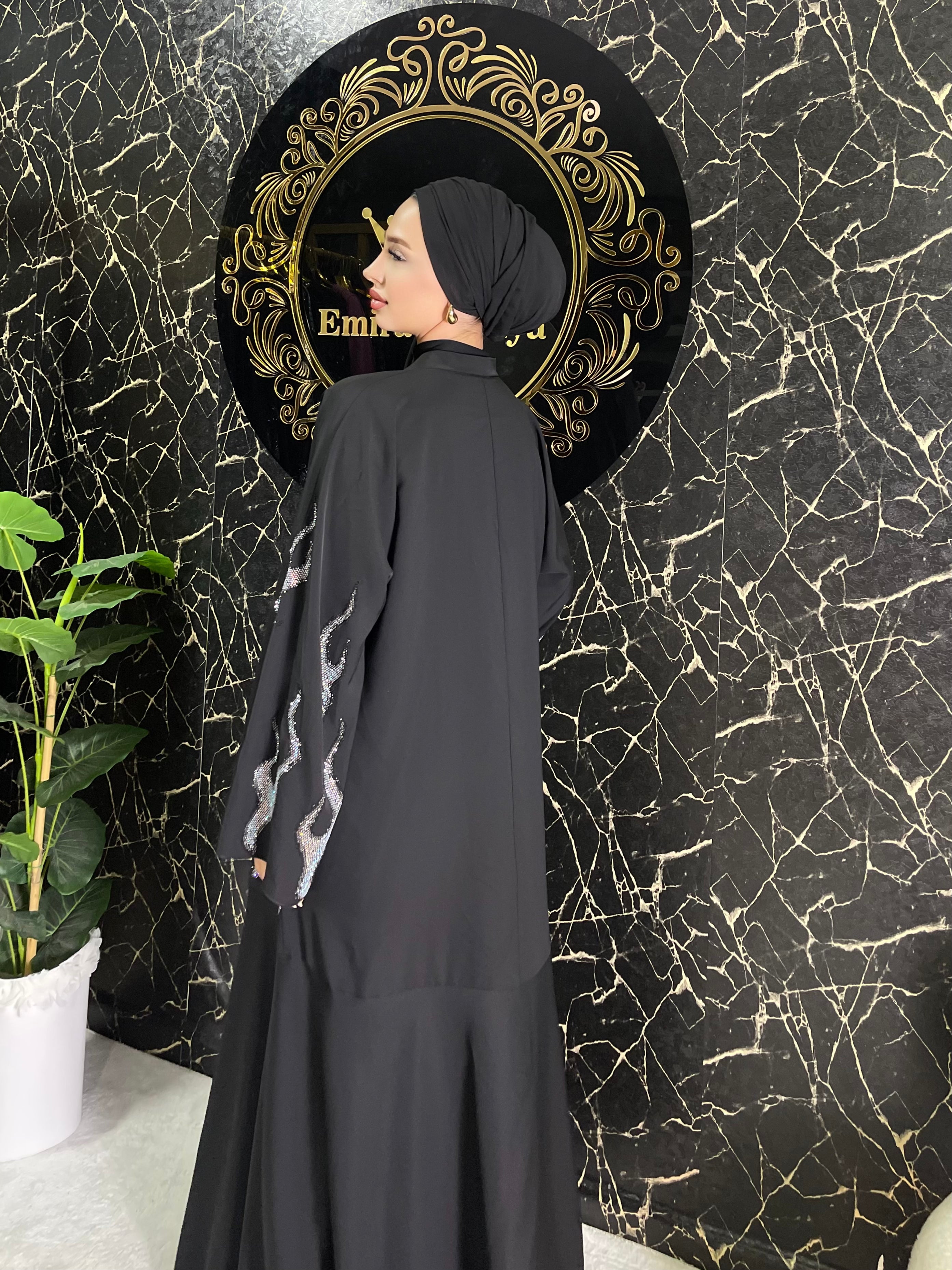 Ateş Desenli Janjan Taşlı Siyah Dubai Kumaş Abaya