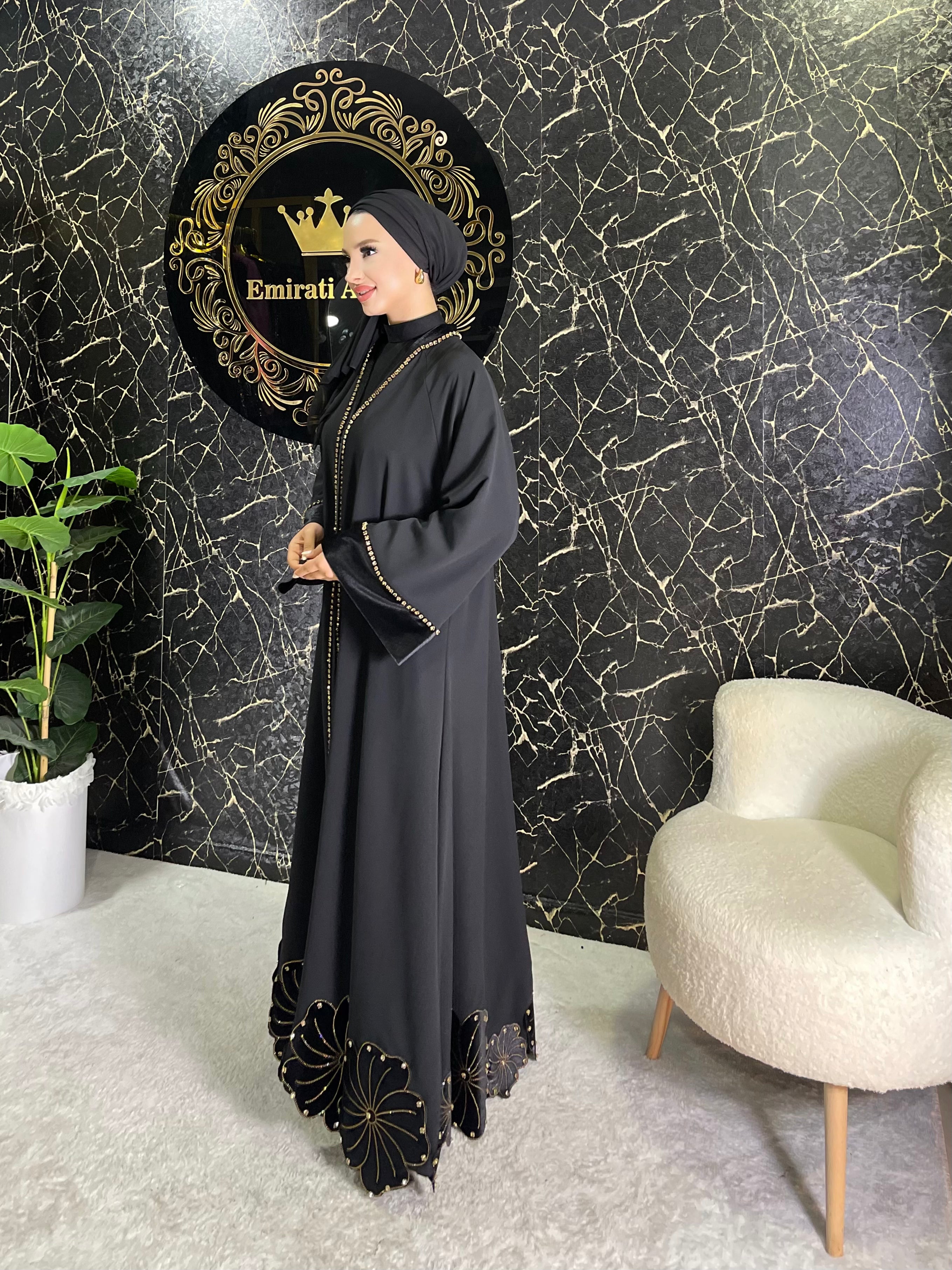 Şifon ve Kadife Kombinli Çiçek Desenli Gold Taşlı Abaya