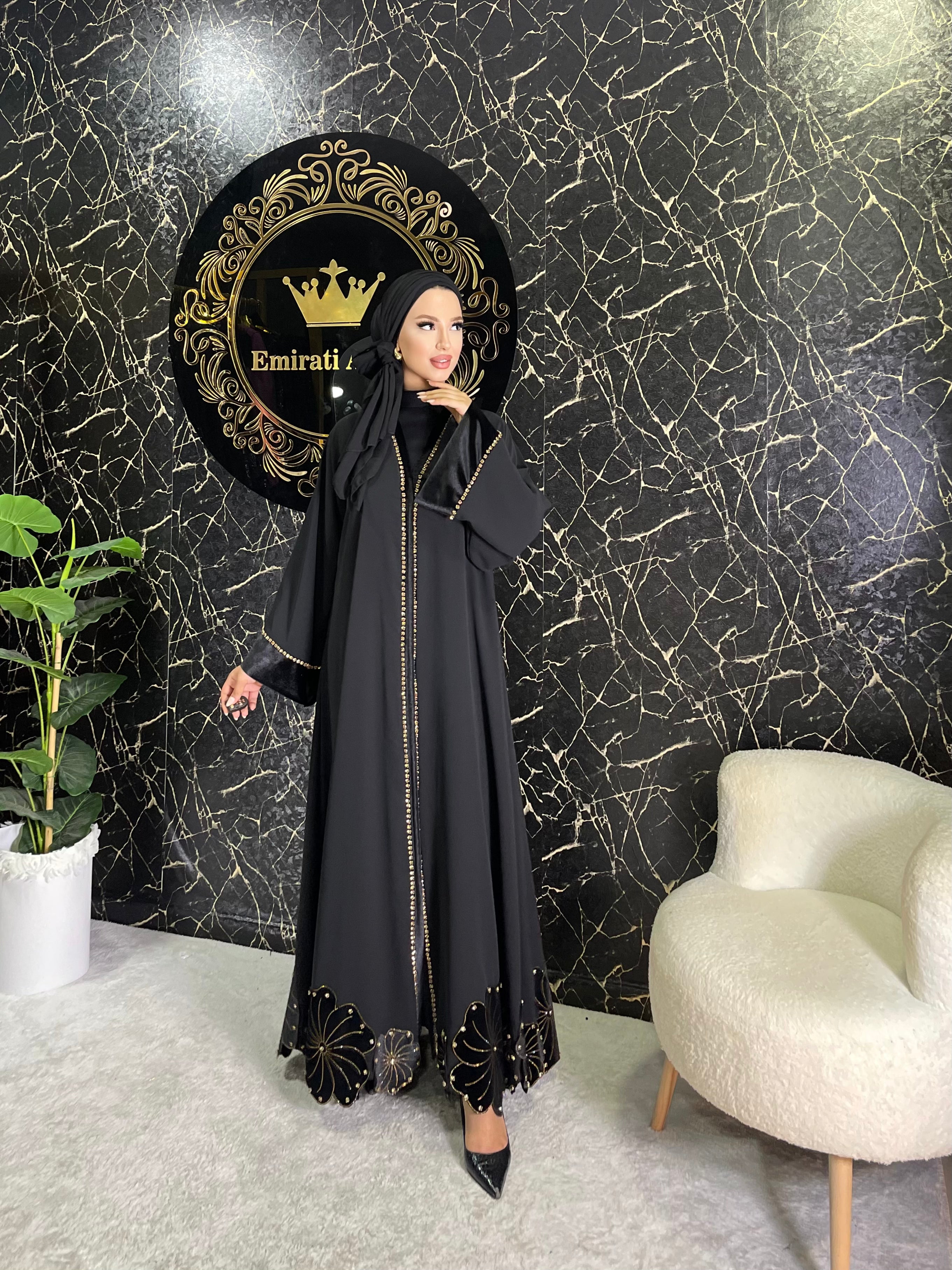 Şifon ve Kadife Kombinli Çiçek Desenli Gold Taşlı Abaya