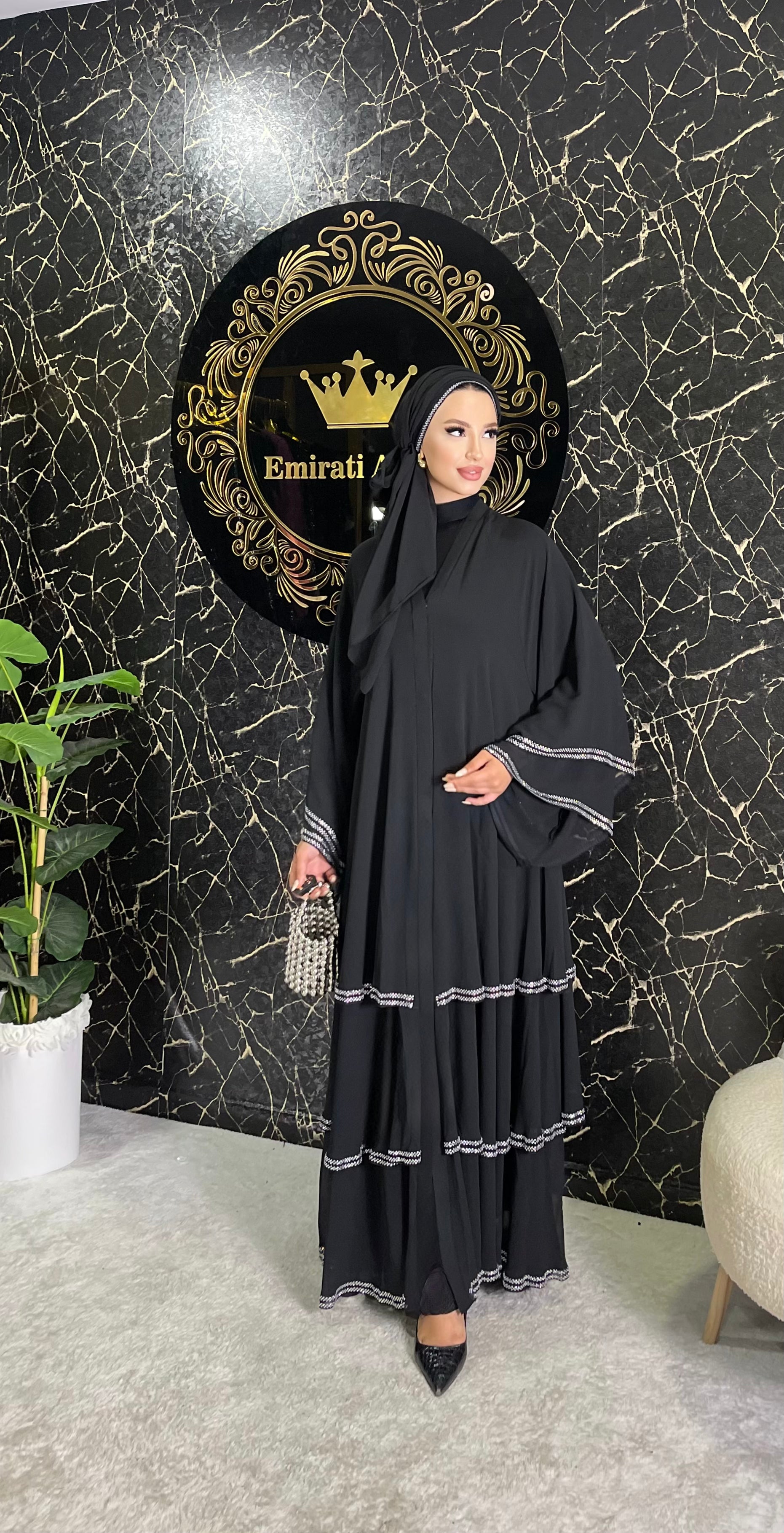 Üç Katlı Siyah Beyaz Taşlı Şifon Abaya